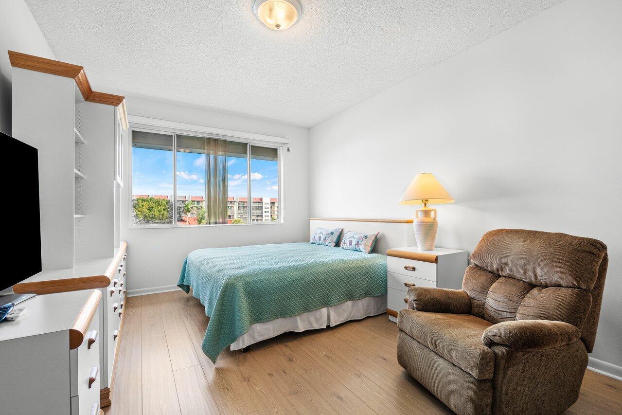 HALF MOON BAY CONDO - Residential