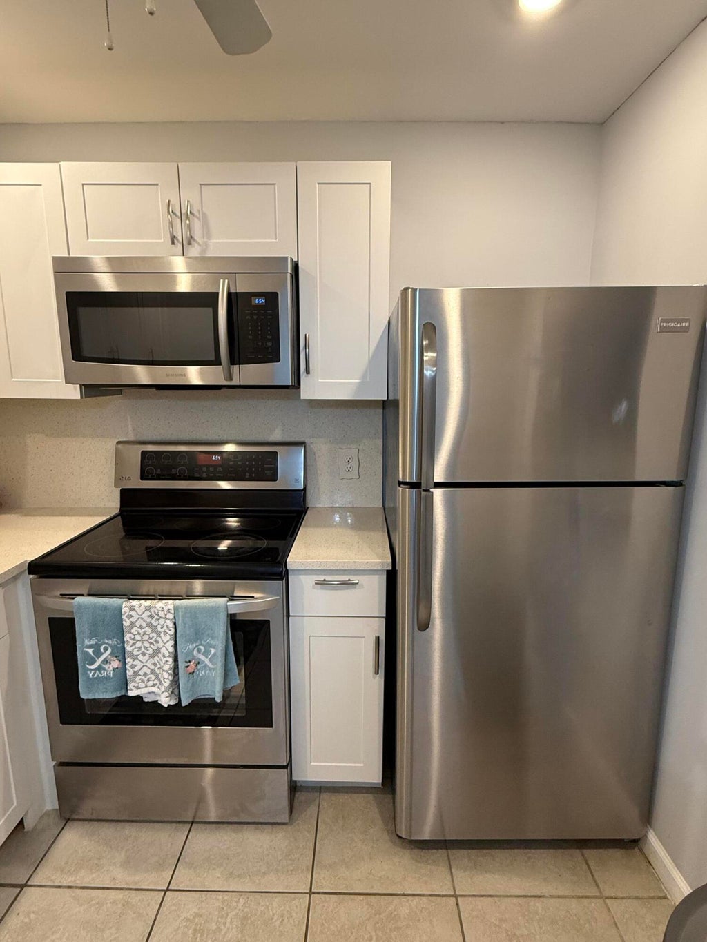 Photo of 200 VILLAGE GREEN CIR E #218, Palm Springs, FL 33461 (MLS # B26078081)