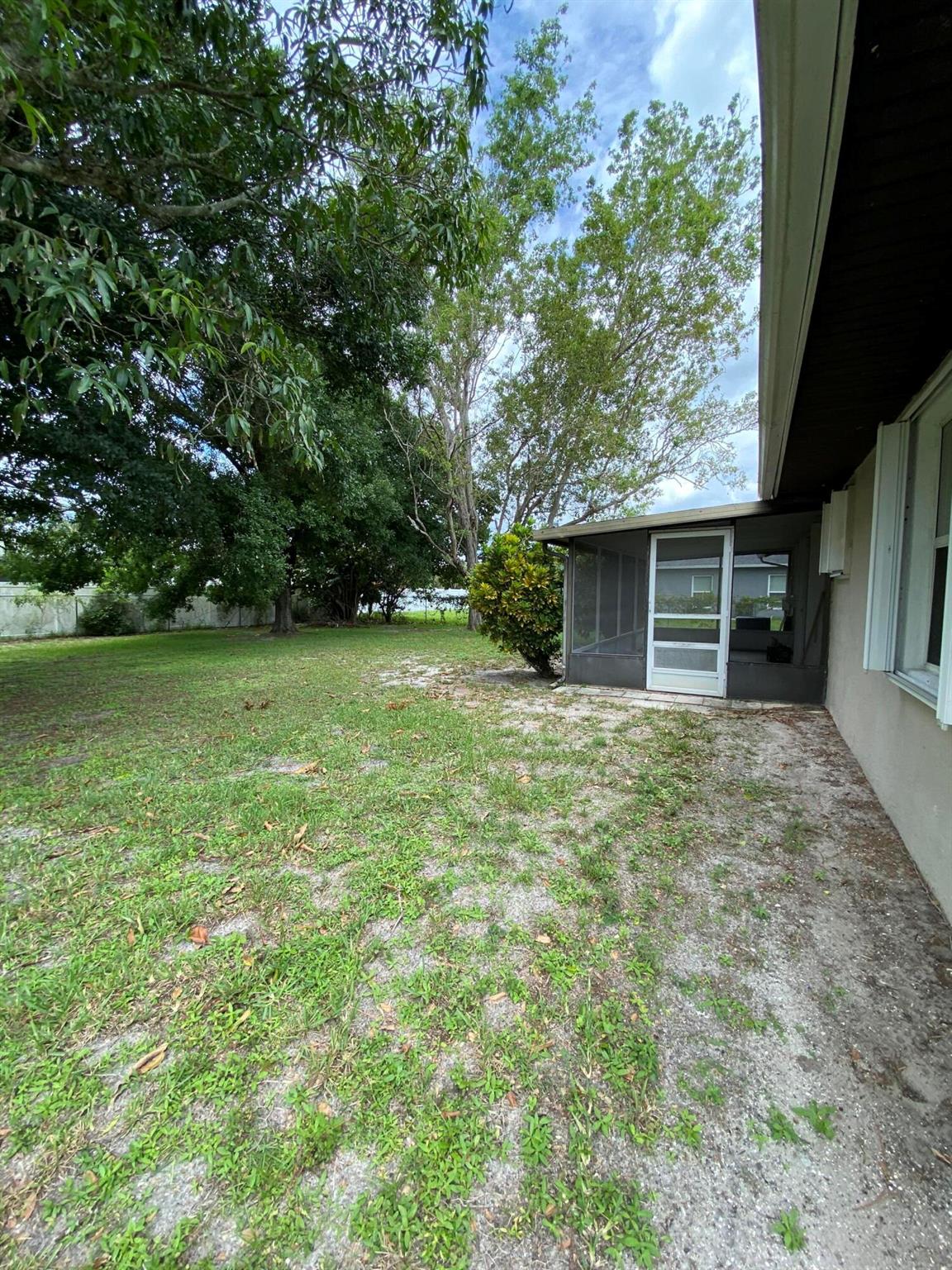 2012 SW Cameo Boulevard