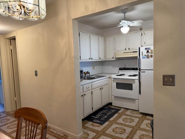 MAINTENANCE ONLY $397.03, INCLUDES WI-FI INTERNET AND TV> NEW AC, NEW WATER HEATER, NEW ELECTRIC PANEL, FULLY FURNISHED WITH PRIVATE BACKYARD. FLORIDA ROOM WITH NEW WINDOWS AND DOOR. FIRST FLOOR UNIT FOR QUICK CLOSING. Great association with lot of amenities, close to Lake Osborne, restaurants and shopping.