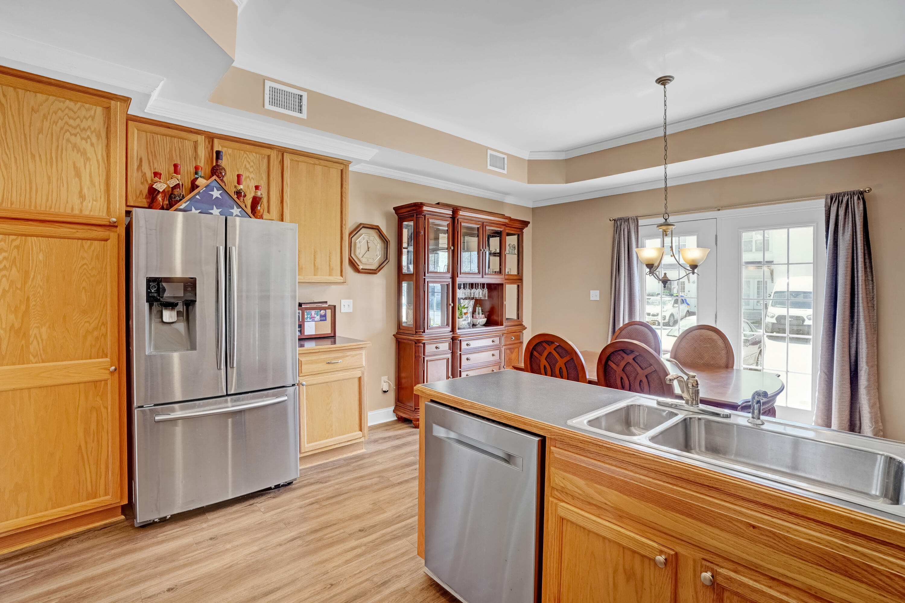 MAGNOLIA SQUARE - Residential