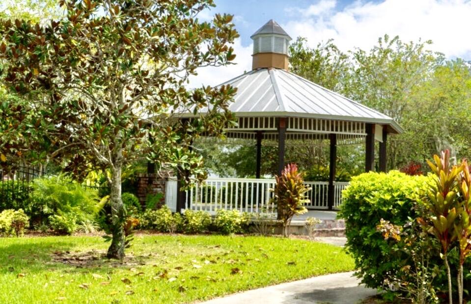 MAGNOLIA SQUARE - Residential