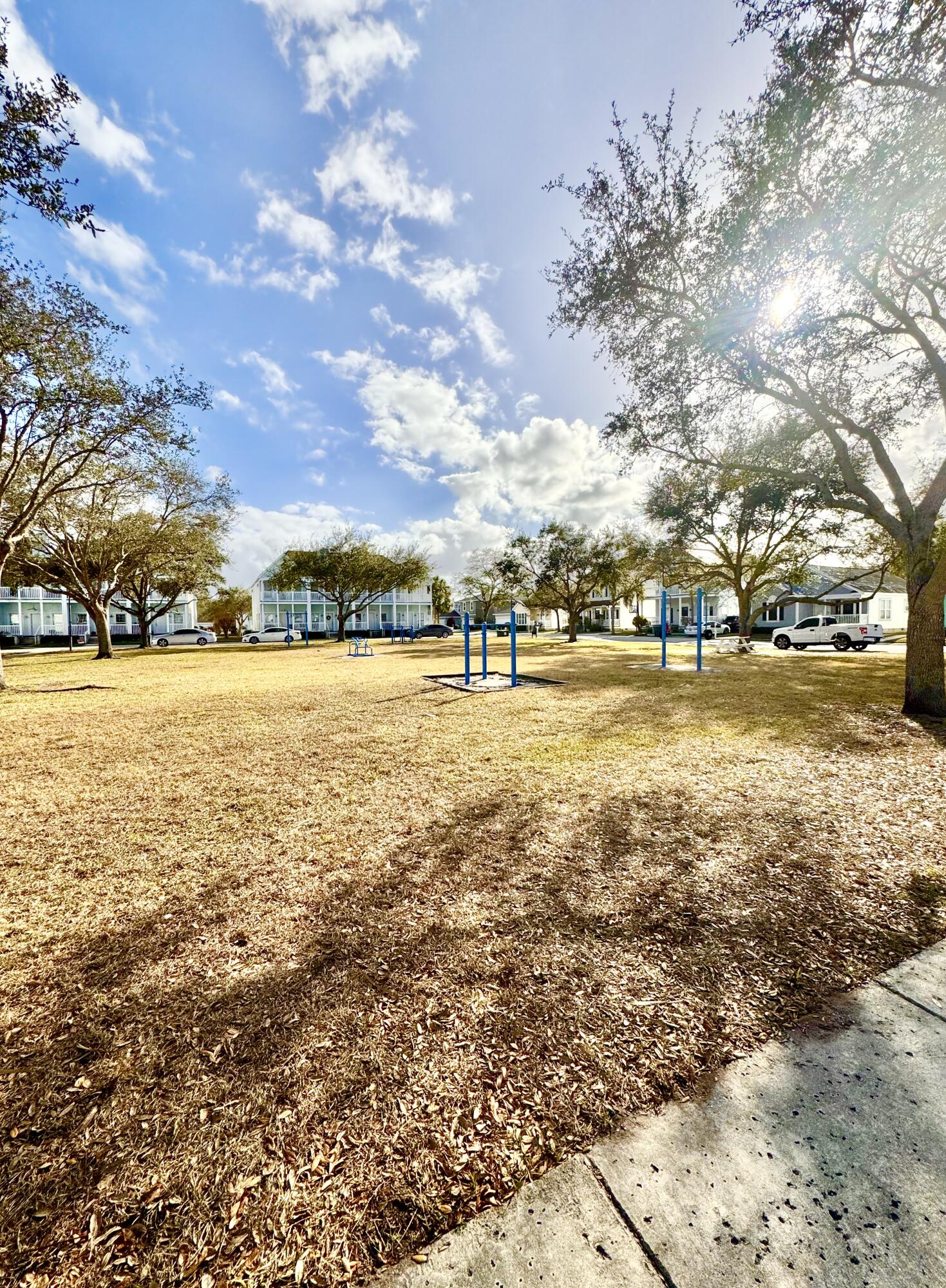 MAGNOLIA SQUARE - Residential