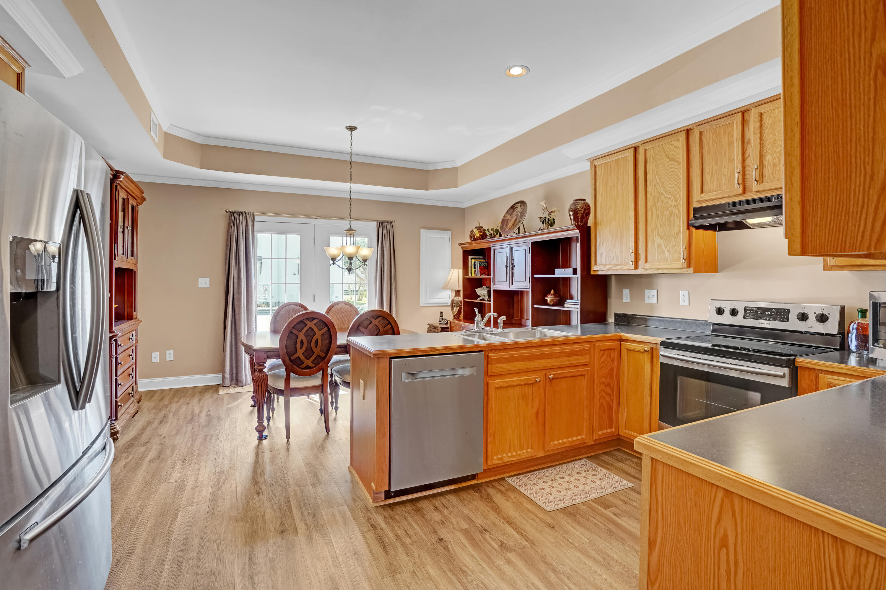 MAGNOLIA SQUARE - Residential