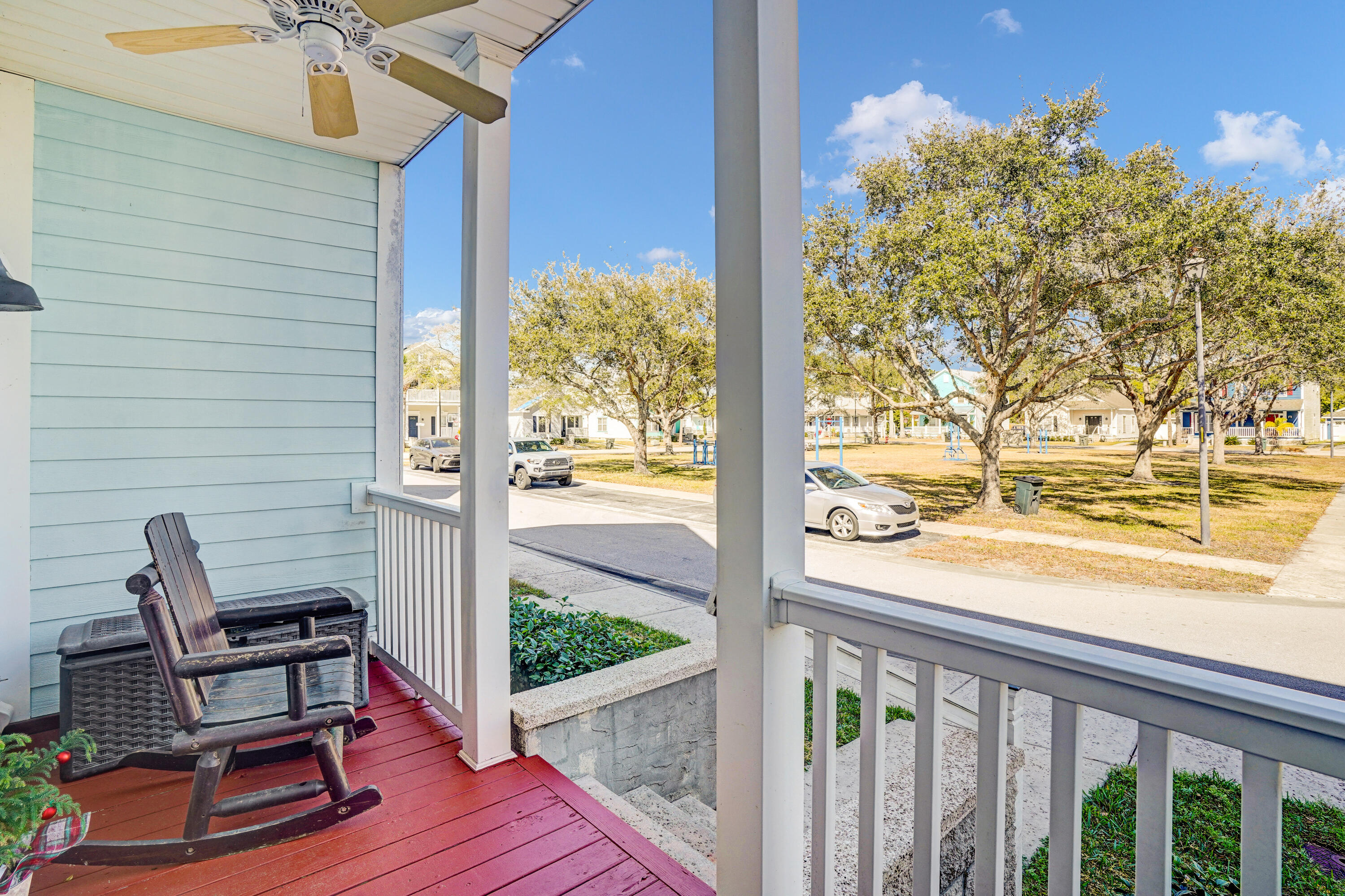 MAGNOLIA SQUARE - Residential