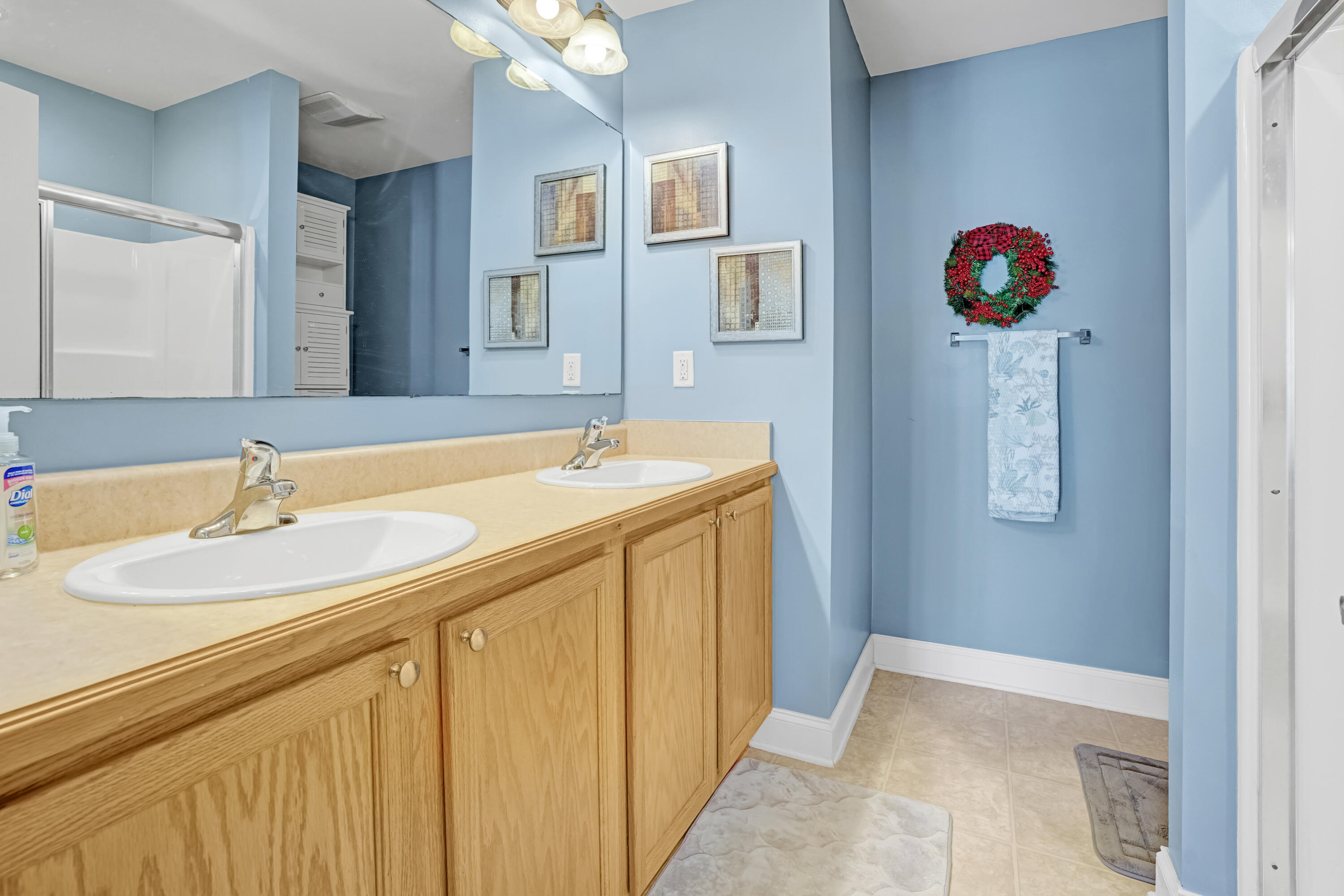 MAGNOLIA SQUARE - Residential