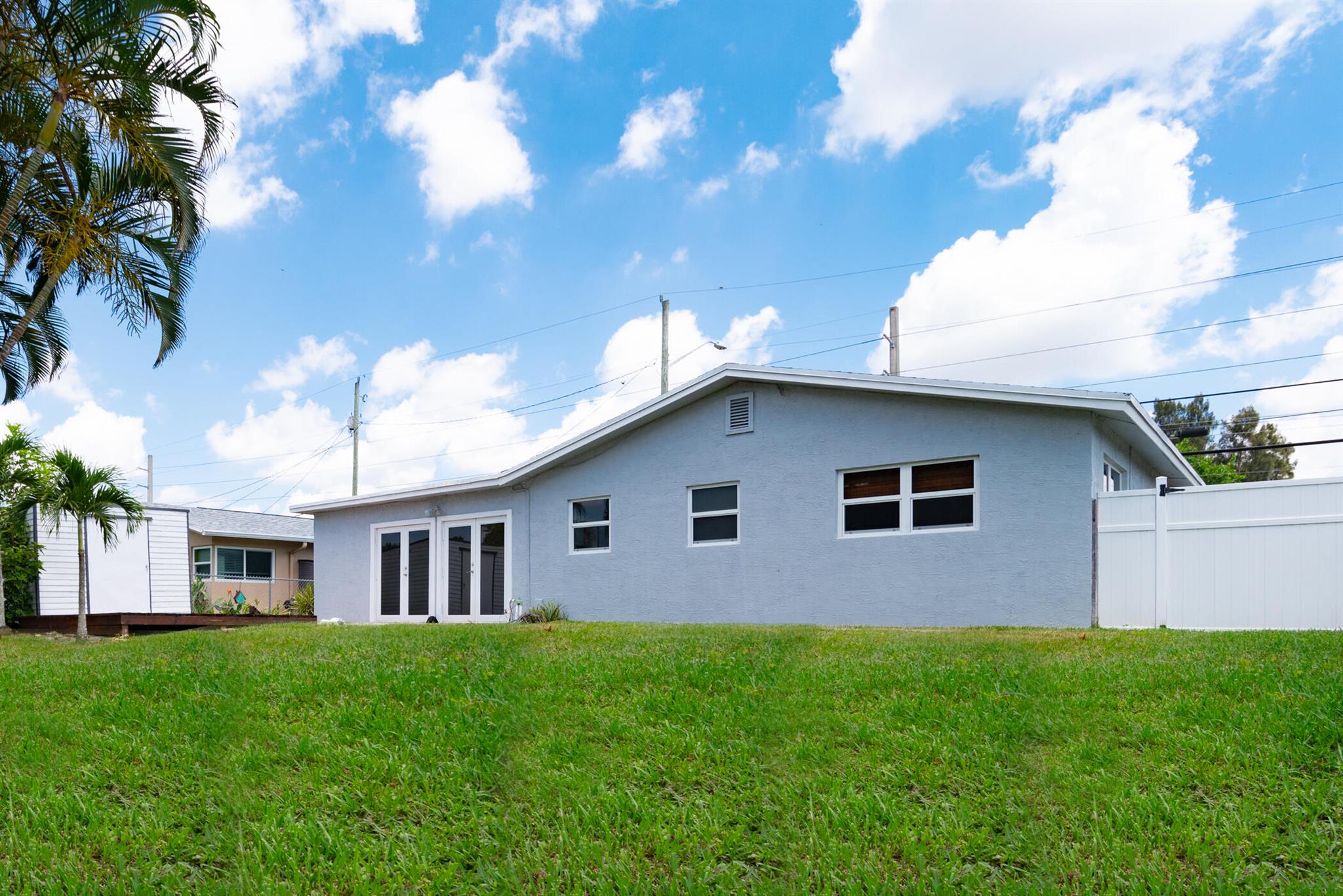 VENETIAN PARK - Residential