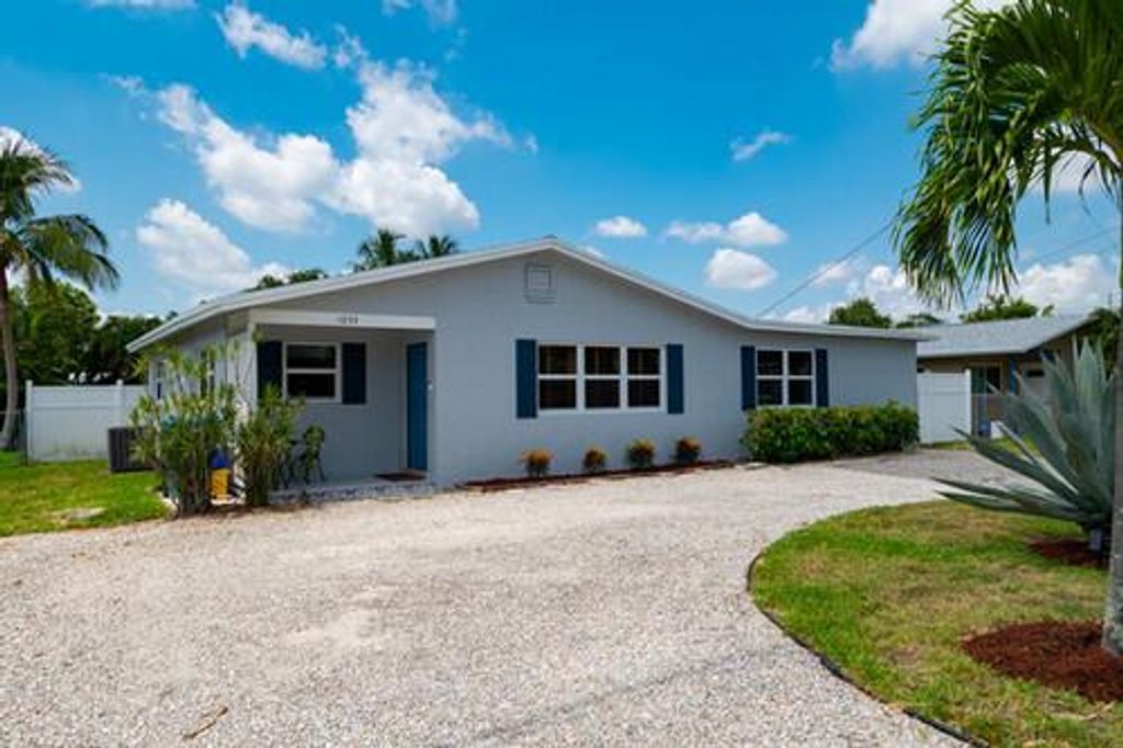 Photo of 1054 Old Boynton Road, Boynton Beach, FL 33426 (MLS # R10991650)
