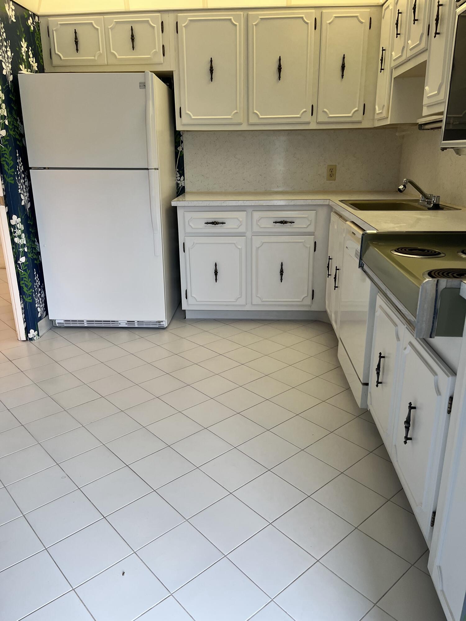 NO 38 PALM-AIRE COUNTRY CLUB 4 - Residential