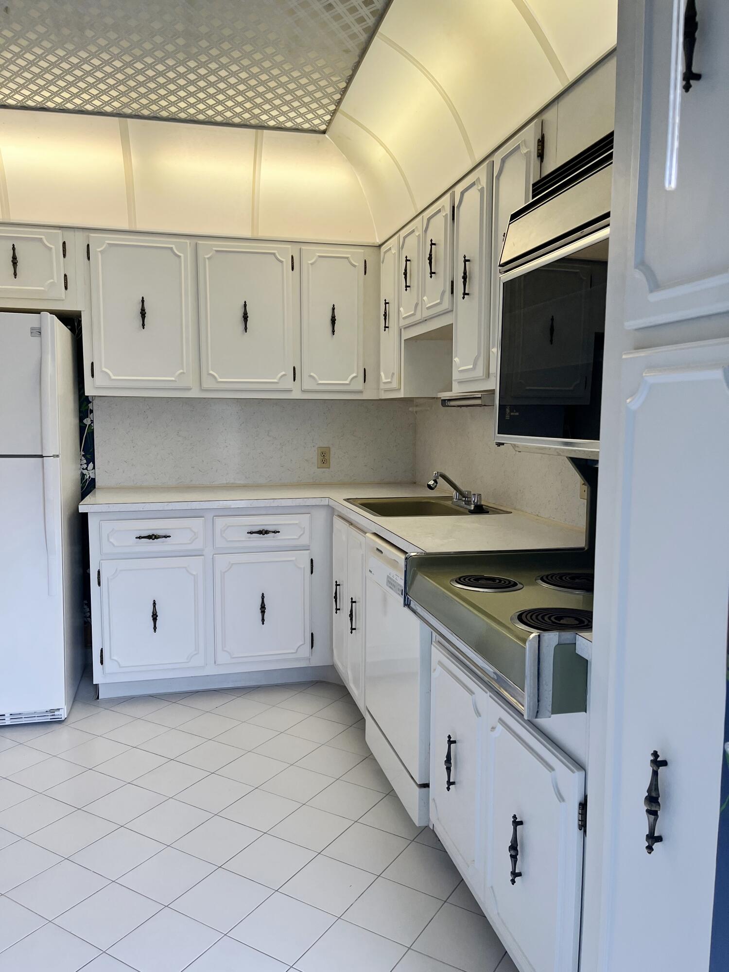 NO 38 PALM-AIRE COUNTRY CLUB 4 - Residential