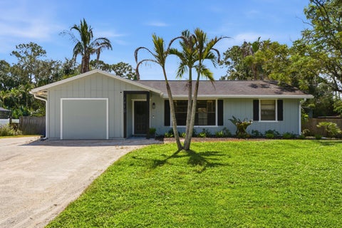Photo of 1710 SW WILDCAT Trail, Stuart, FL 34997 (MLS # B26075313)