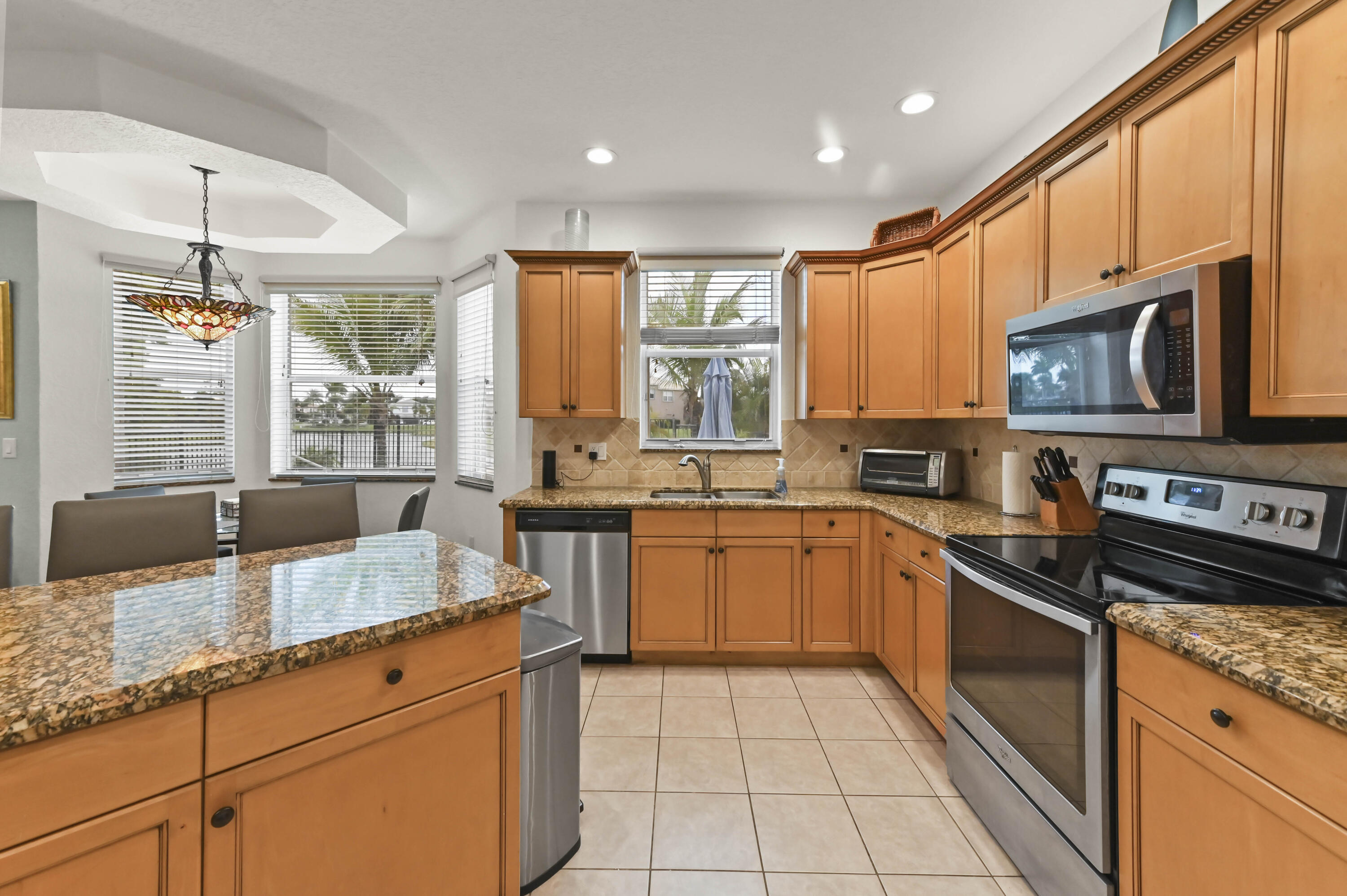 MADISON GREEN - Residential