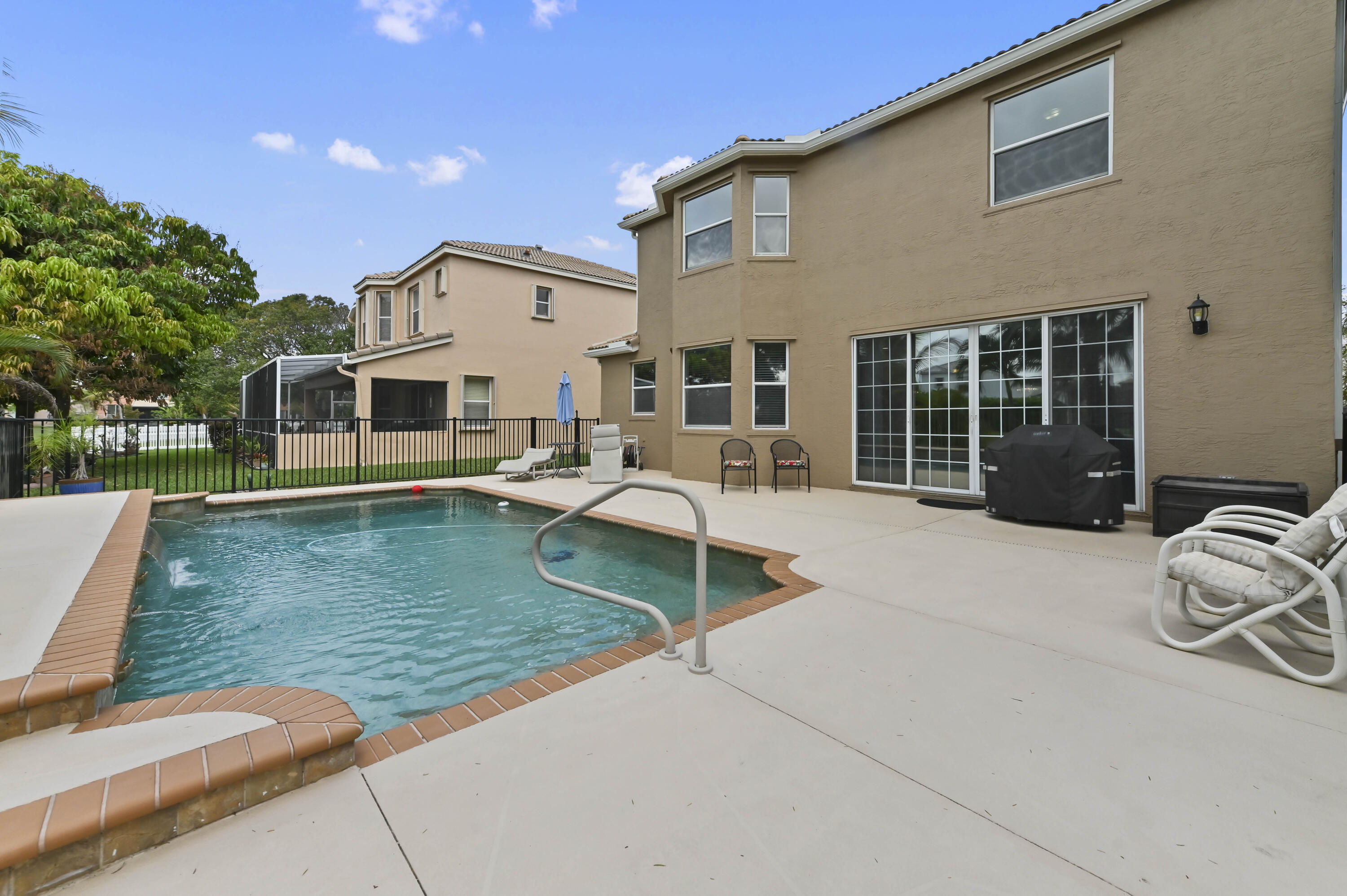 MADISON GREEN - Residential