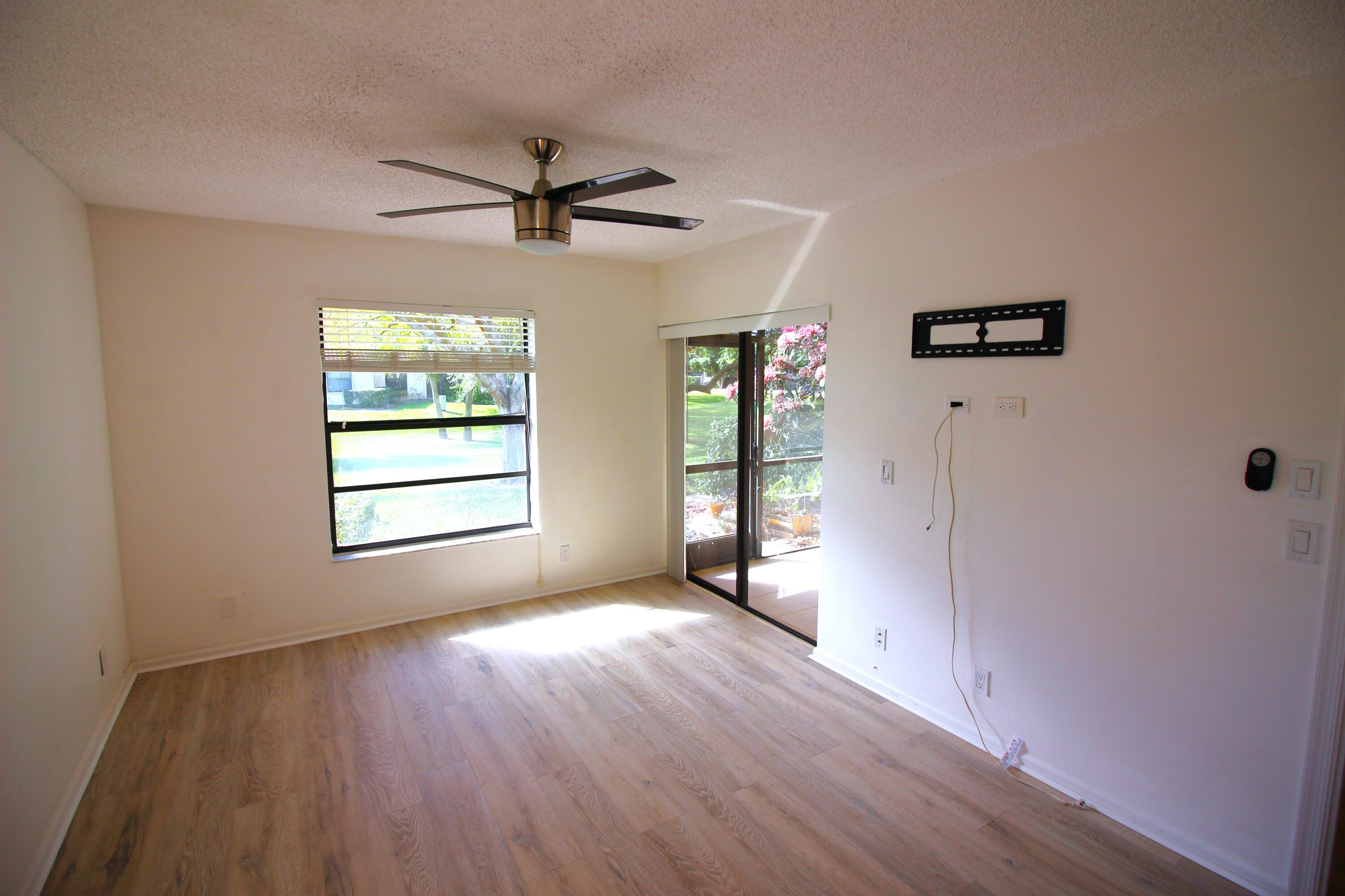 WINDWOOD UNIT I - Residential Lease