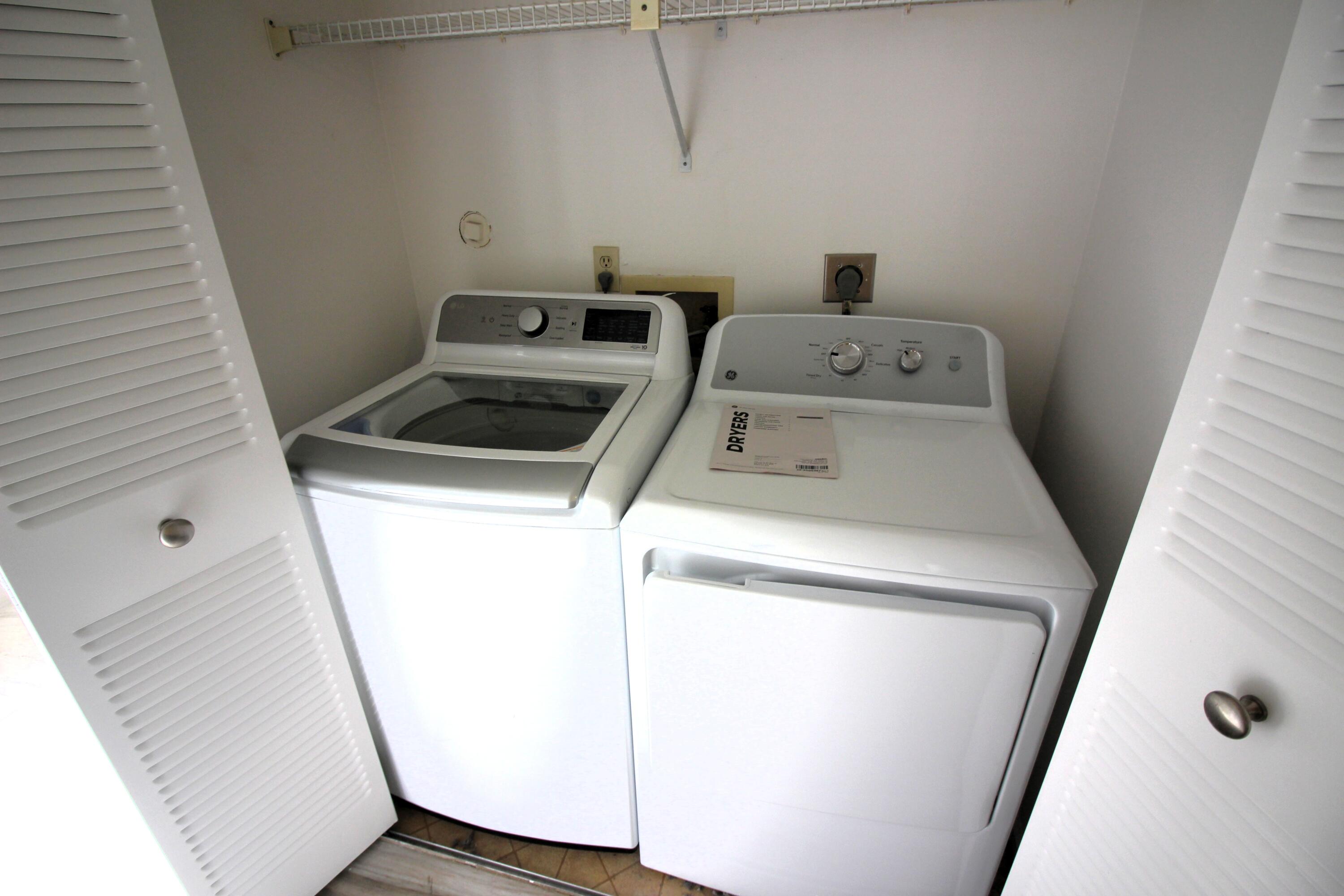 WINDWOOD UNIT I - Residential Lease