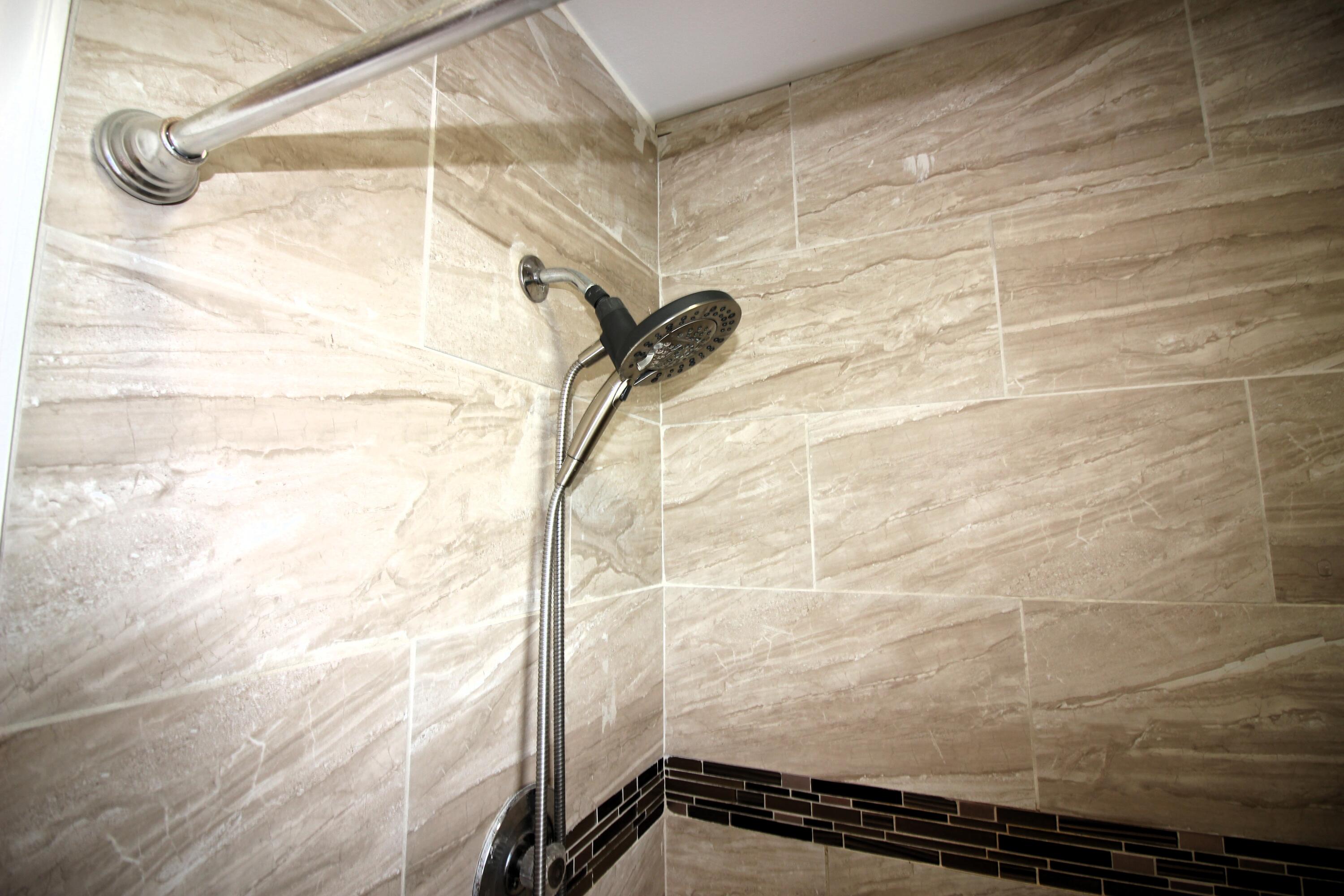 WINDWOOD UNIT I - Residential Lease