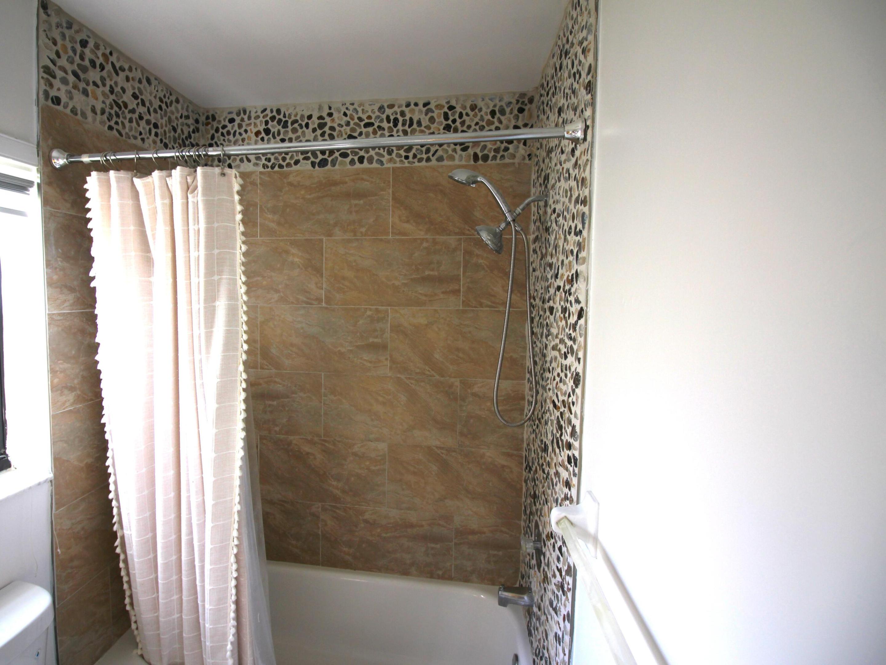 WINDWOOD UNIT I - Residential Lease