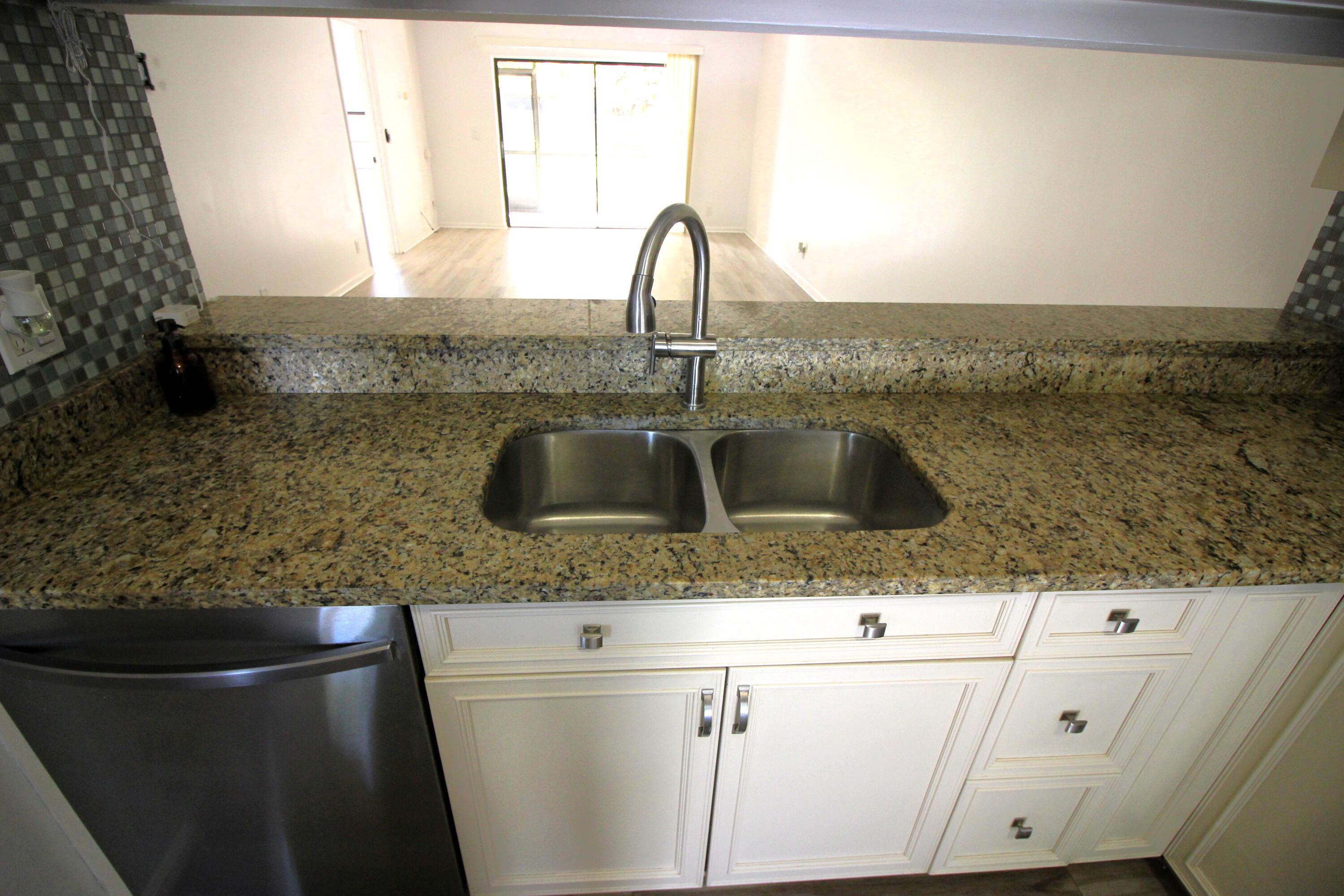 WINDWOOD UNIT I - Residential Lease