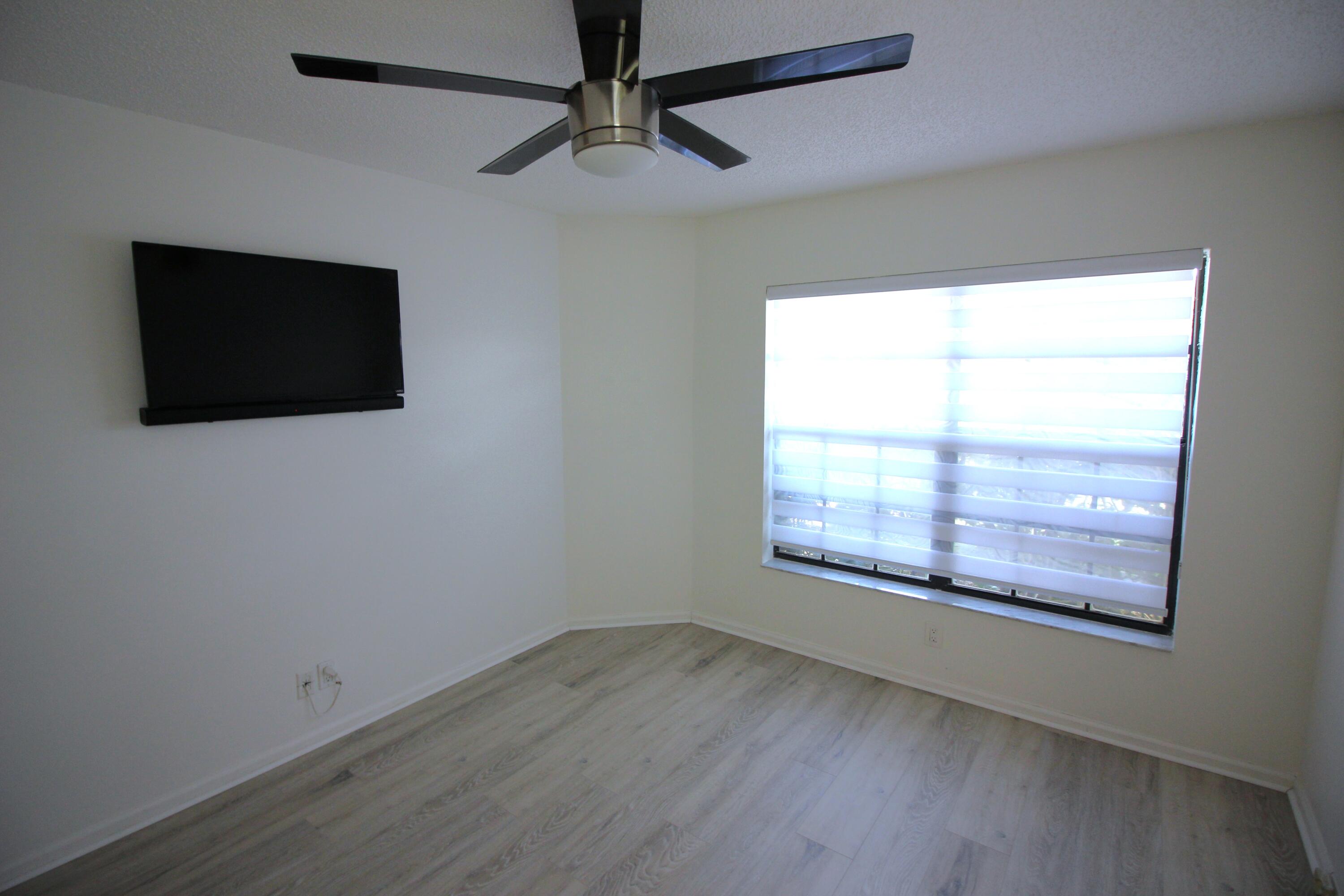 WINDWOOD UNIT I - Residential Lease