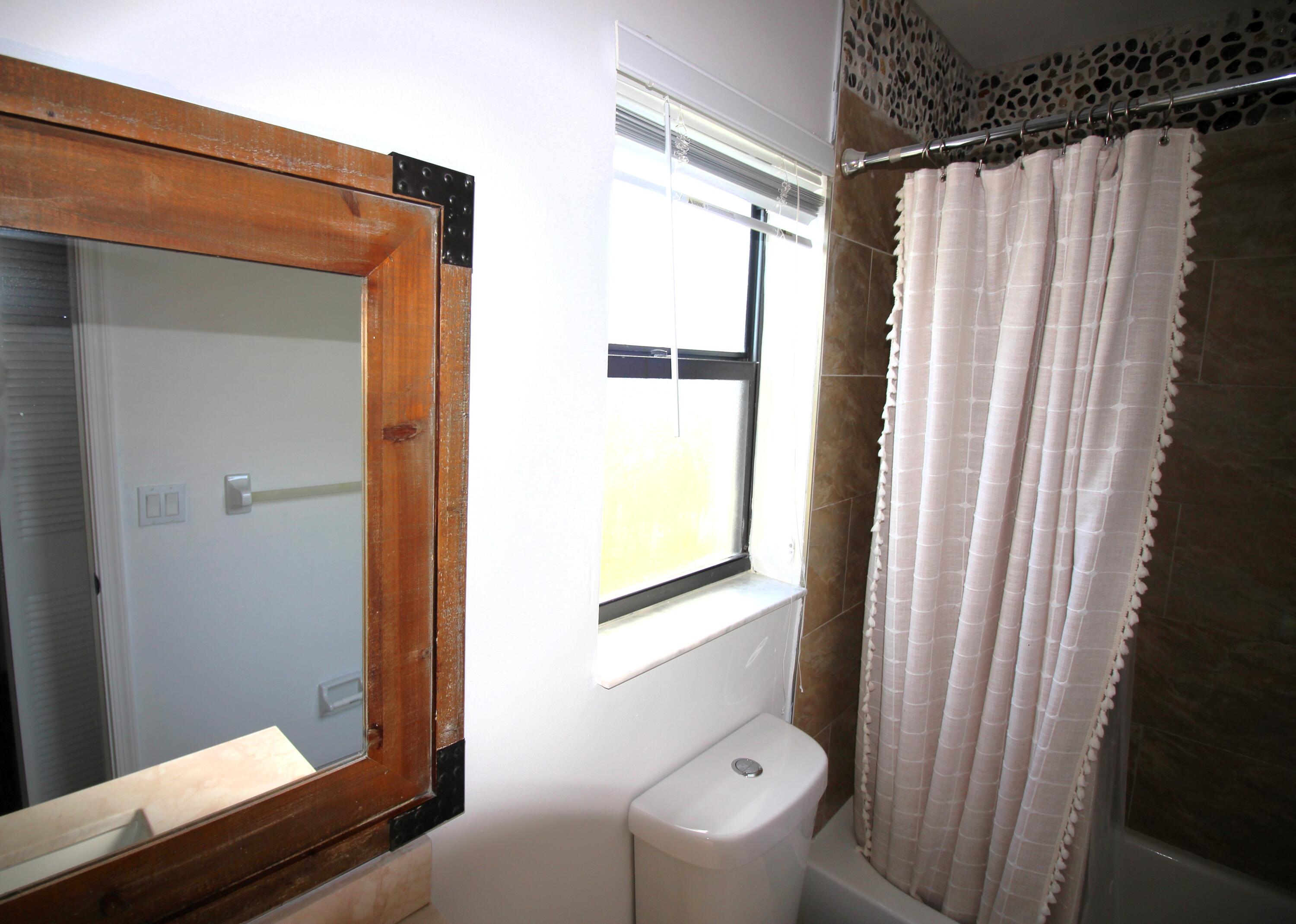 WINDWOOD UNIT I - Residential Lease