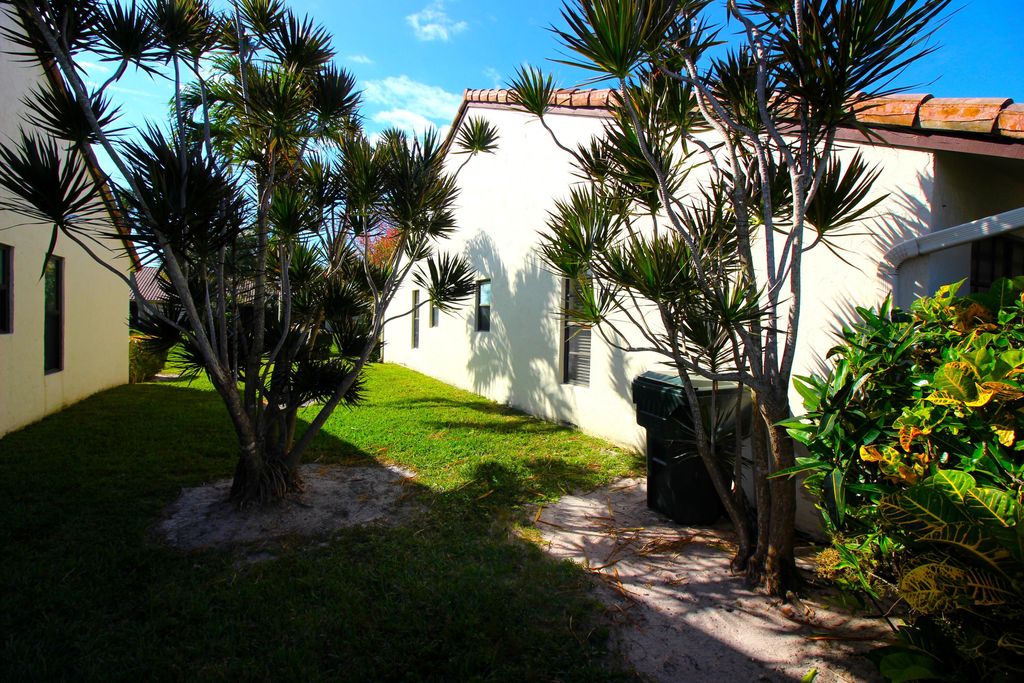Photo of 416 Buttonwood Place, Boca Raton, FL 33431 (MLS # R11162350)