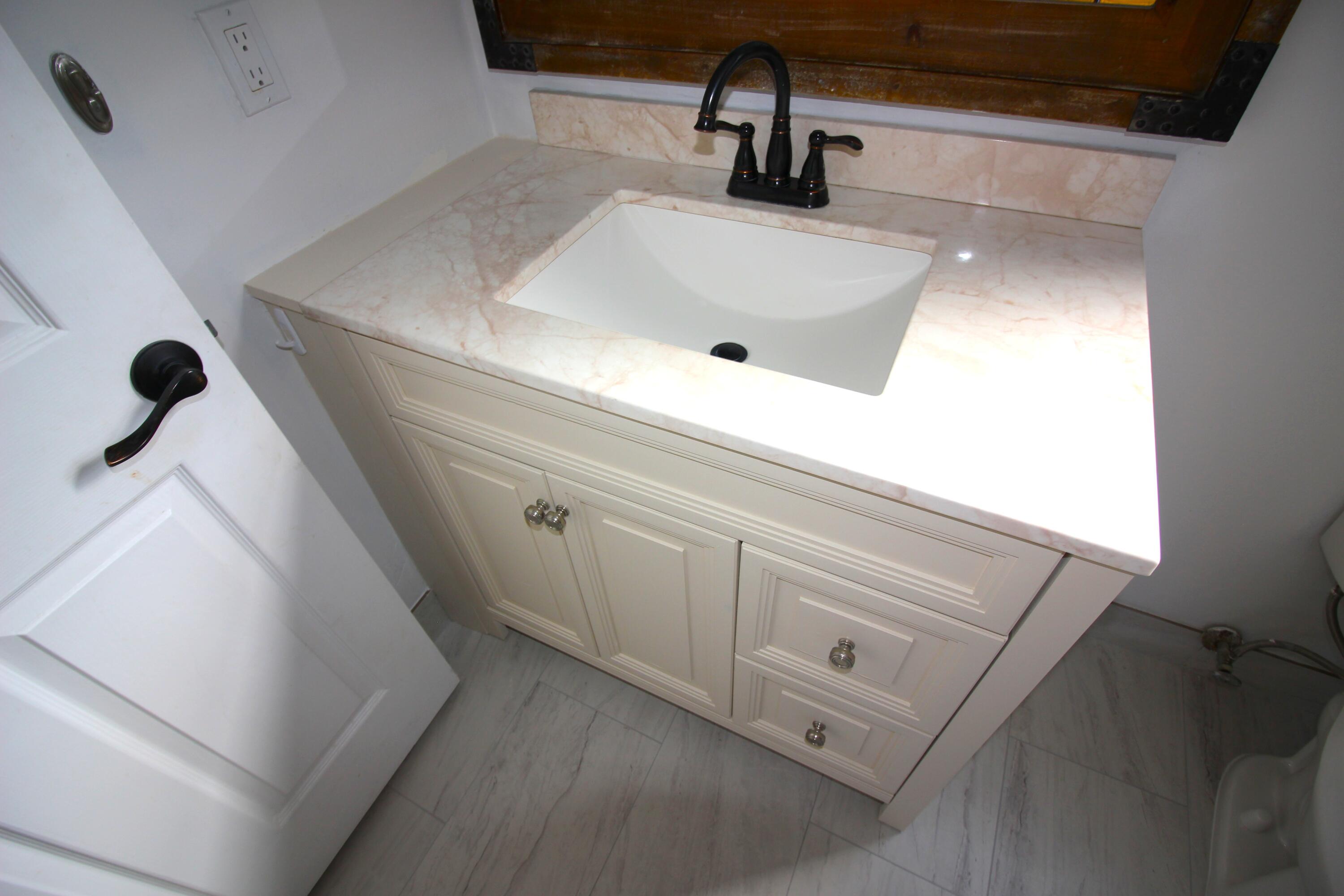 WINDWOOD UNIT I - Residential Lease