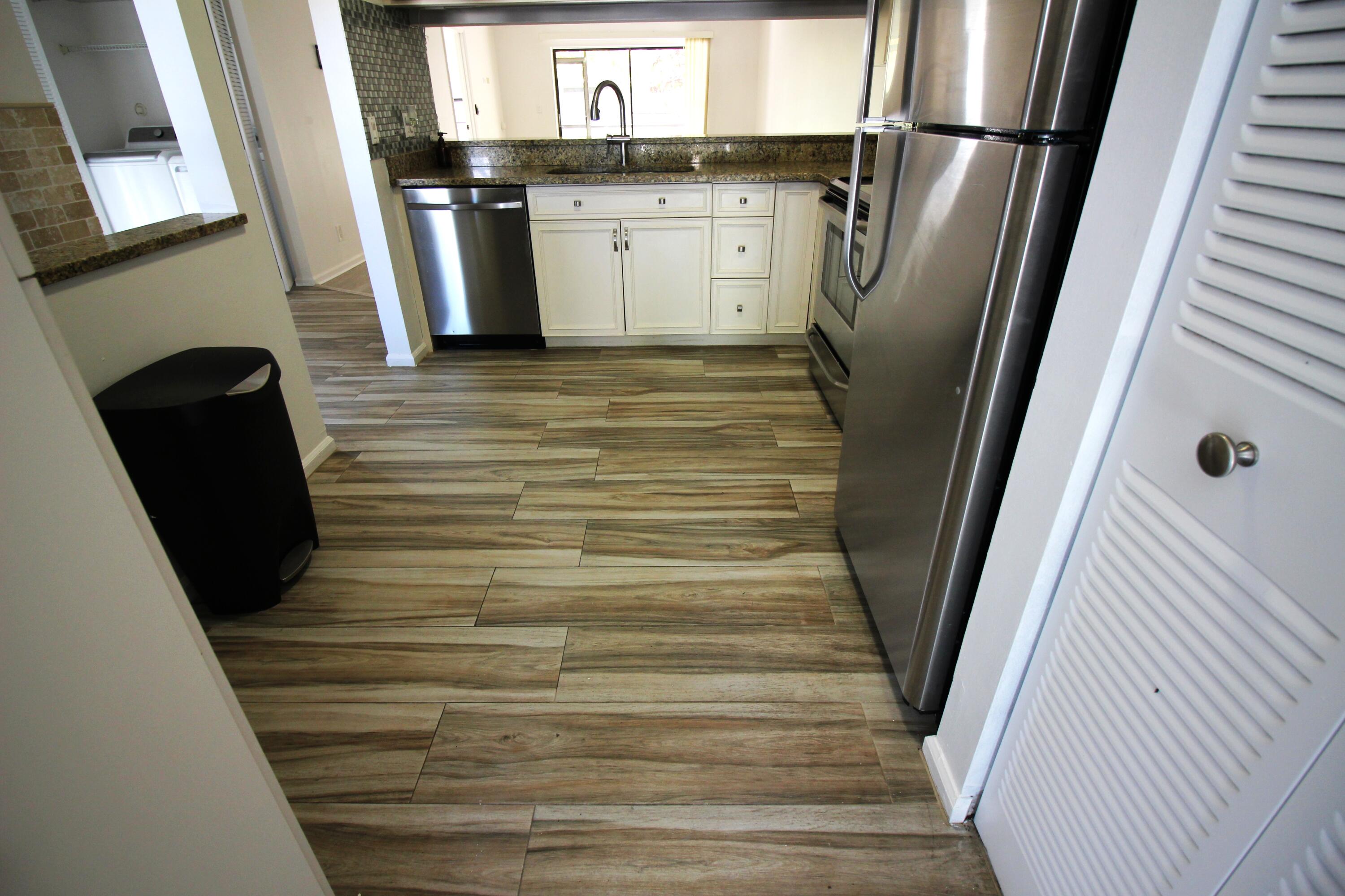 WINDWOOD UNIT I - Residential Lease