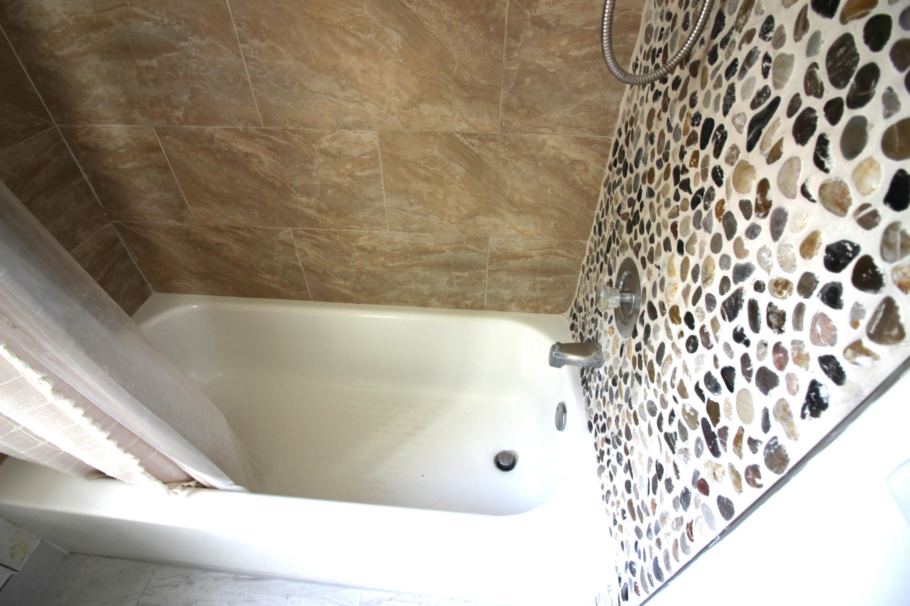 WINDWOOD UNIT I - Residential Lease