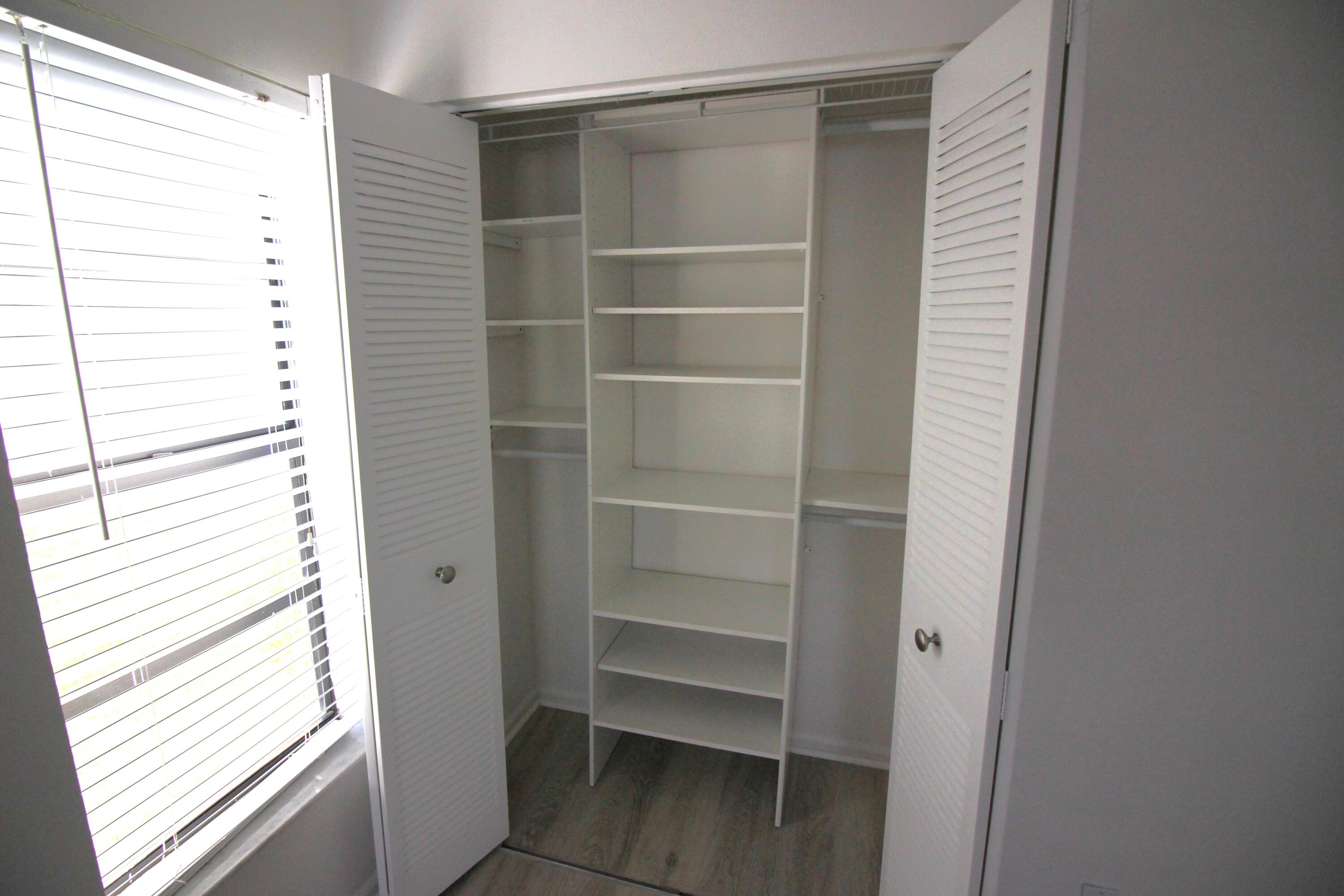 WINDWOOD UNIT I - Residential Lease