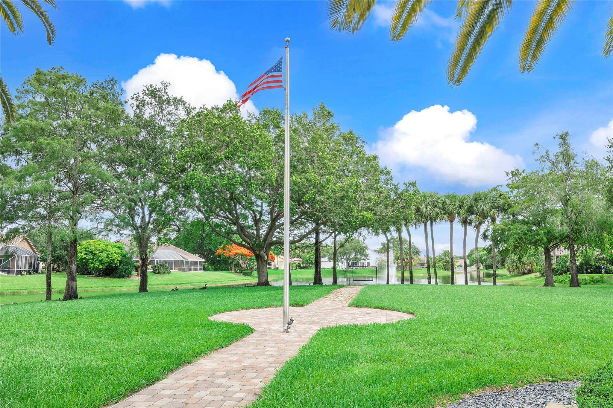 5725 NW 100th Ter