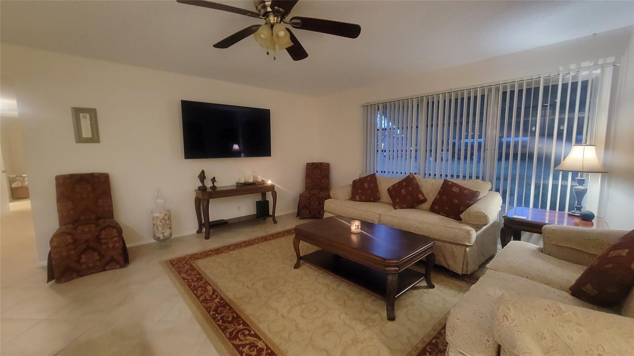 1252 Club Dr D, Delray Beach, FL, 33445/$220,000 3 1252 Club Dr D