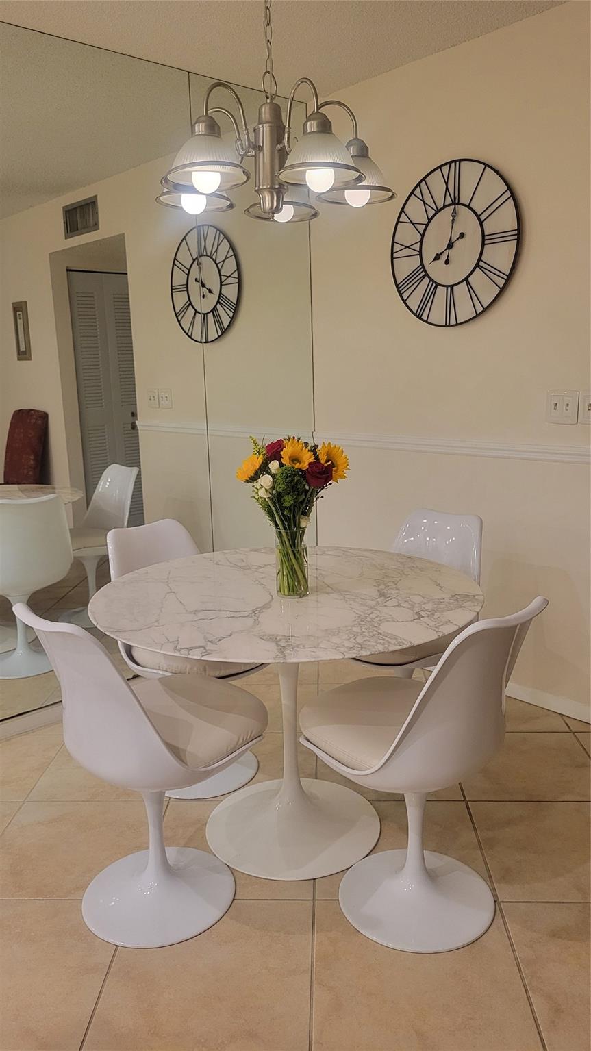 1252 Club Dr D, Delray Beach, FL, 33445/$220,000 1 1252 Club Dr D