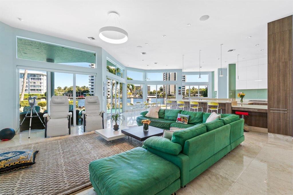 TROPIC ISLE 2ND SEC - Residential