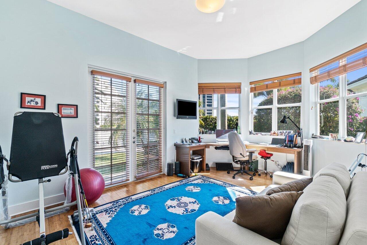 TROPIC ISLE 2ND SEC - Residential