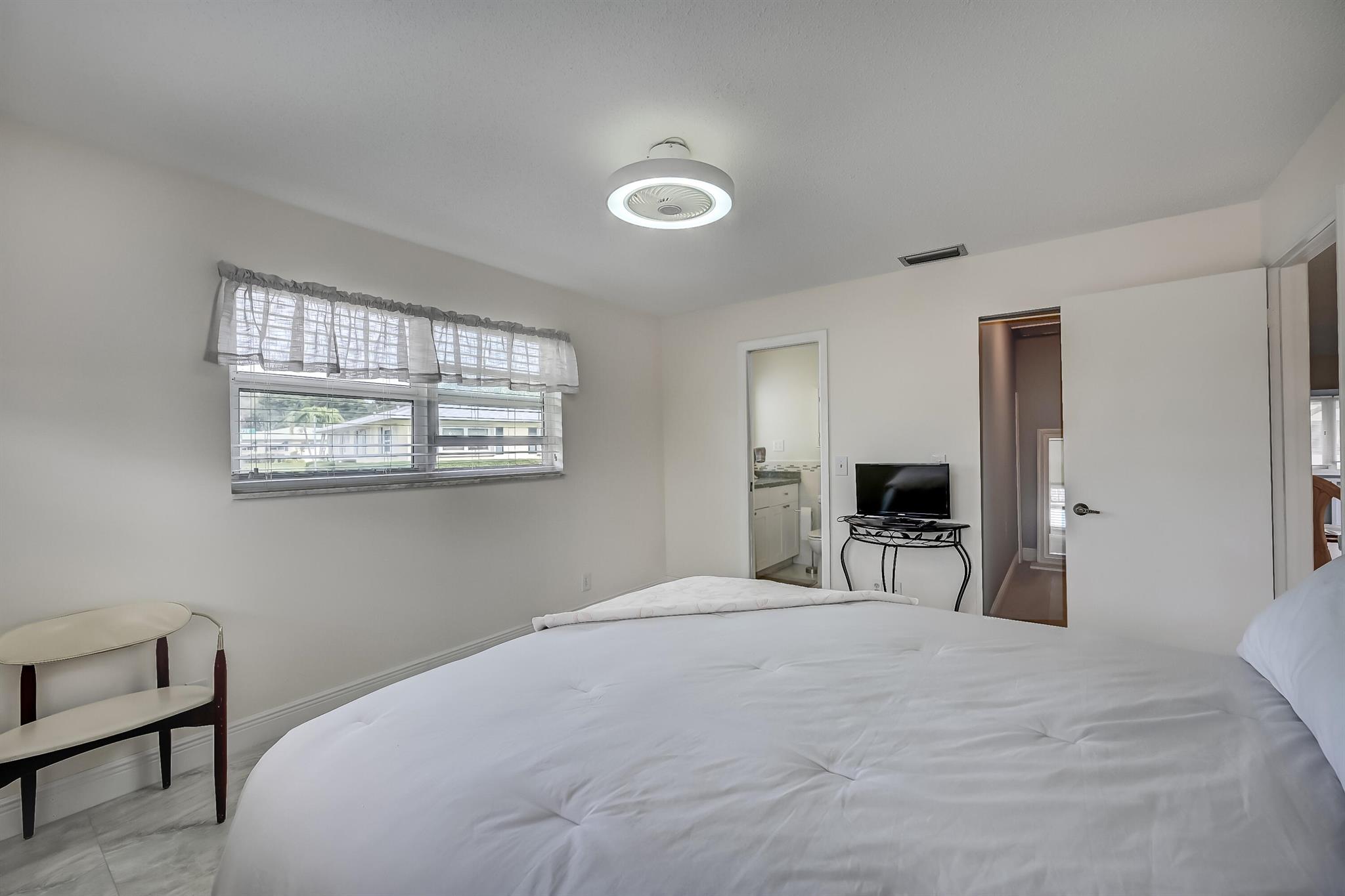 COUNTRY MANORS CONDO - Residential