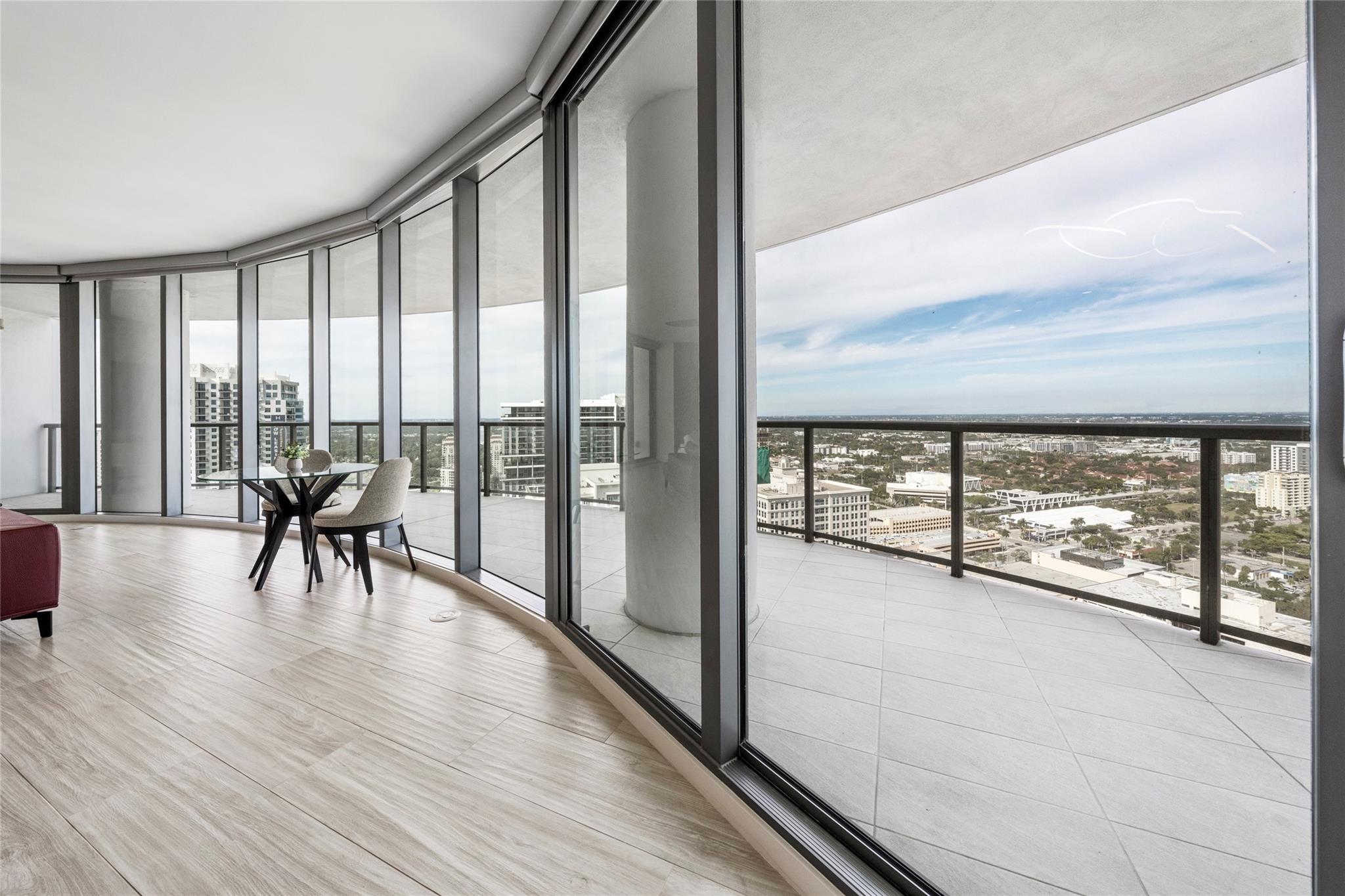 100 Las Olas - Residential
