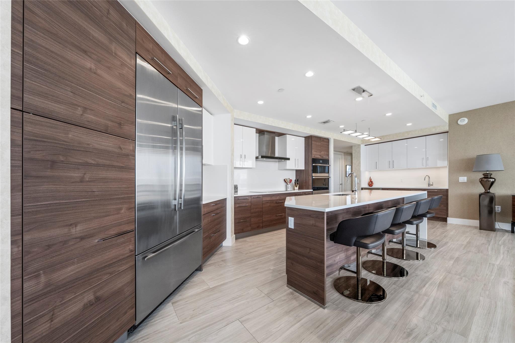 100 Las Olas - Residential