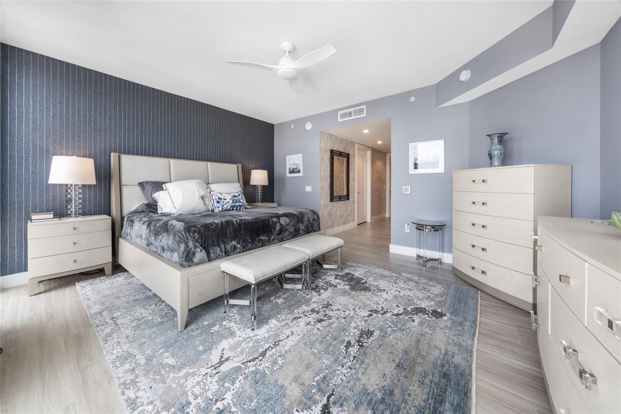 100 Las Olas - Residential