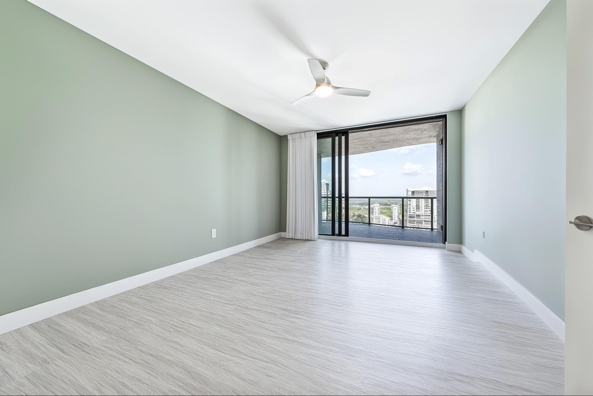100 Las Olas - Residential