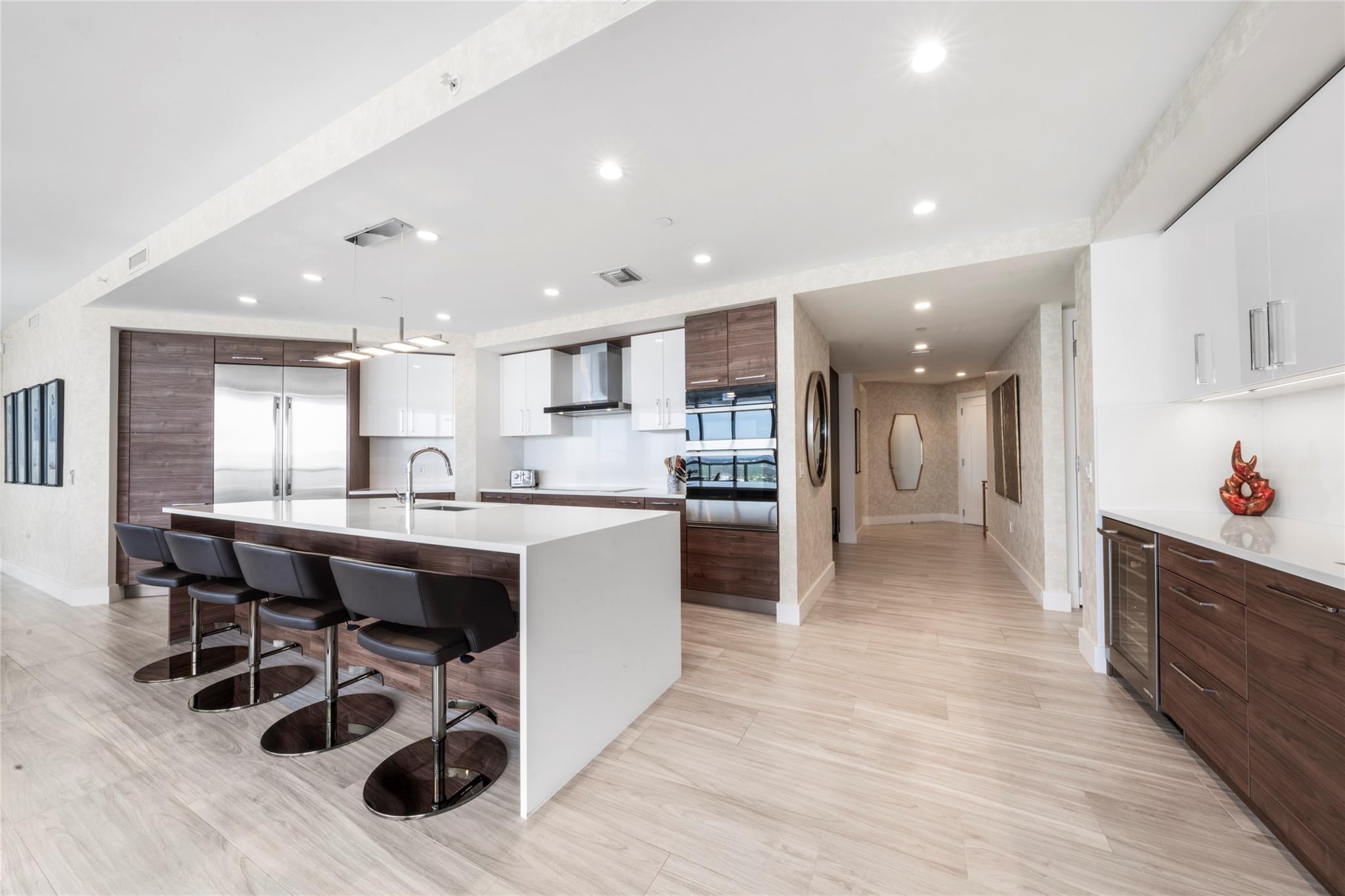 100 Las Olas - Residential