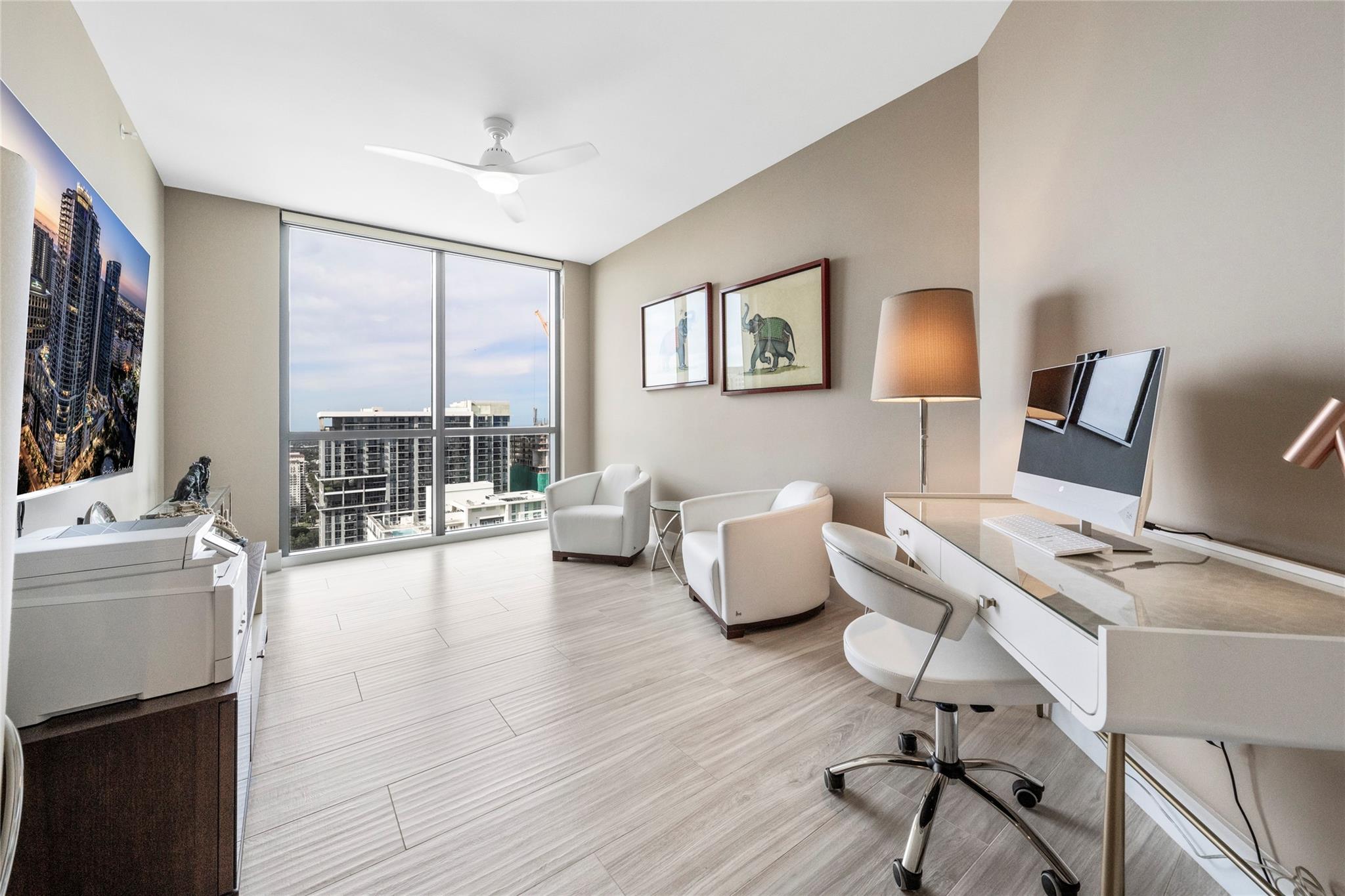 100 Las Olas - Residential