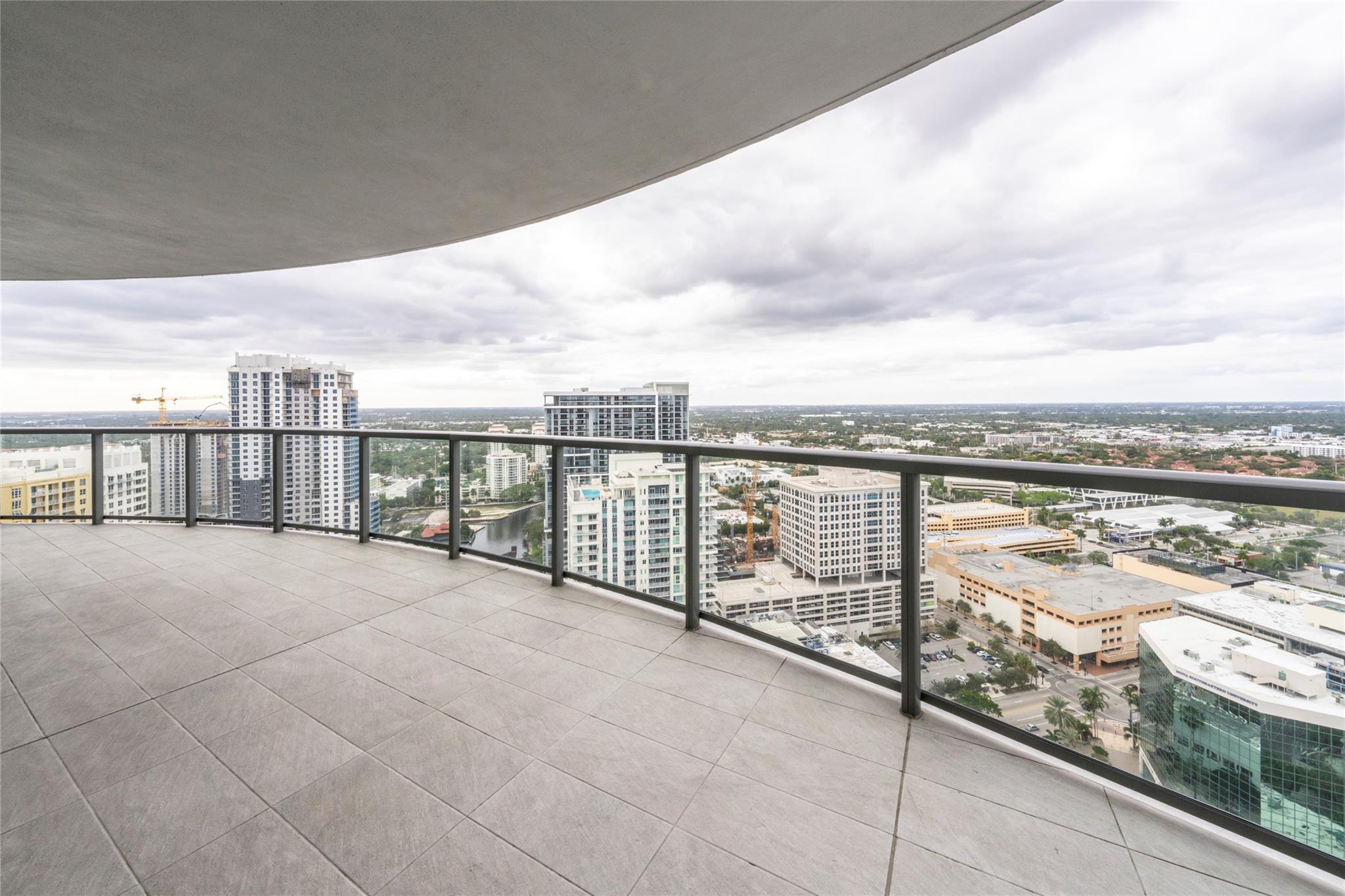 100 Las Olas - Residential