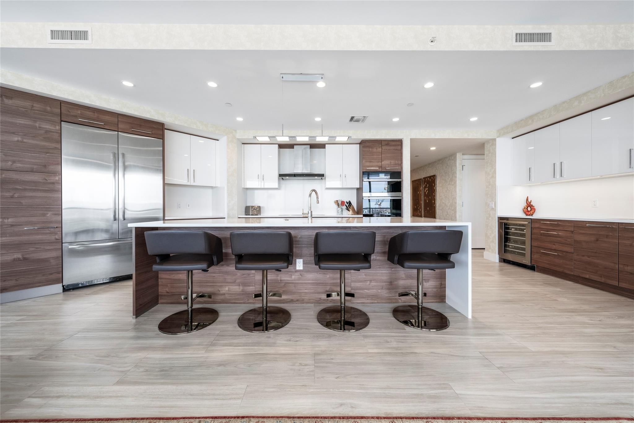 100 Las Olas - Residential