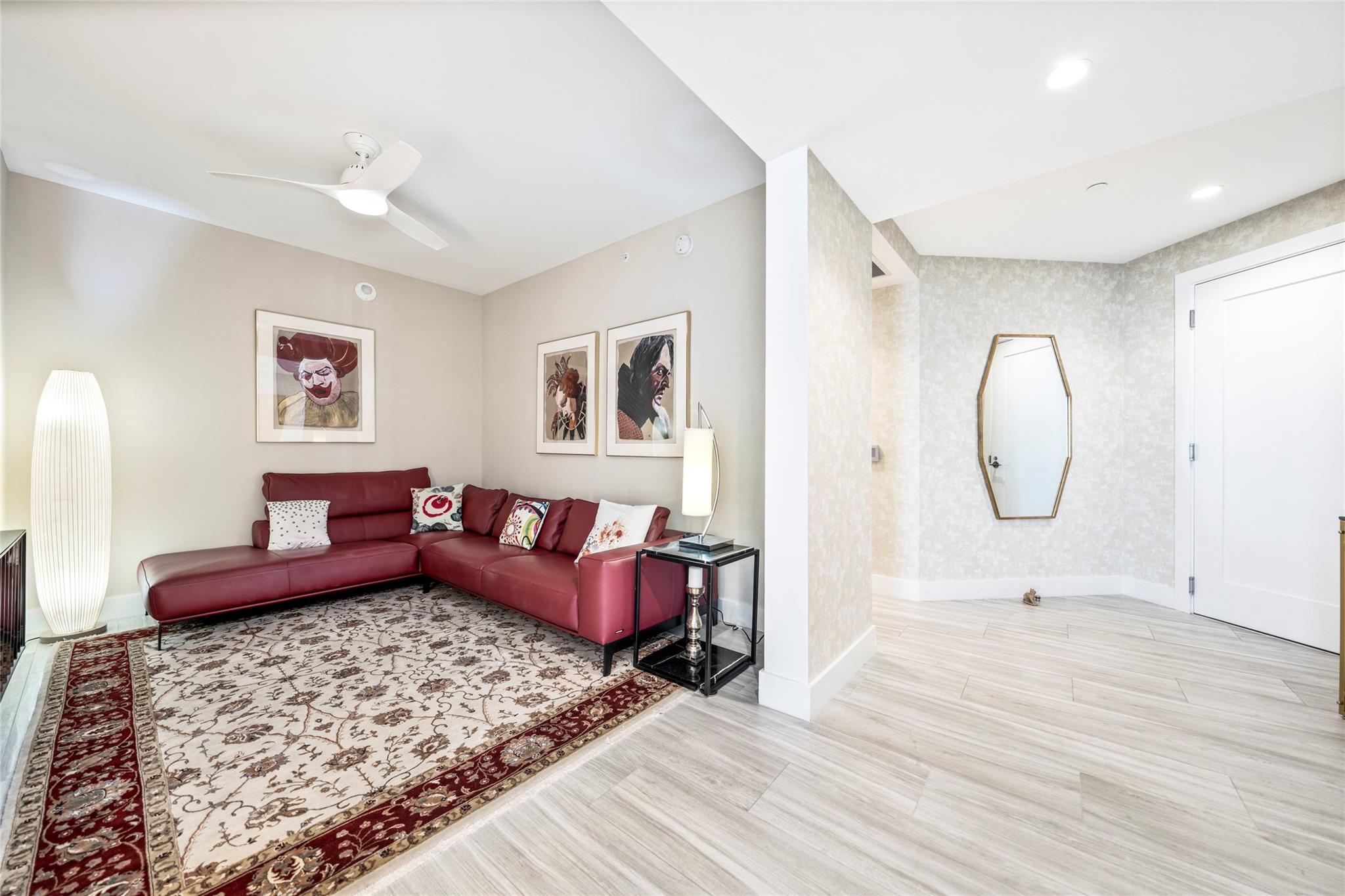 100 Las Olas - Residential