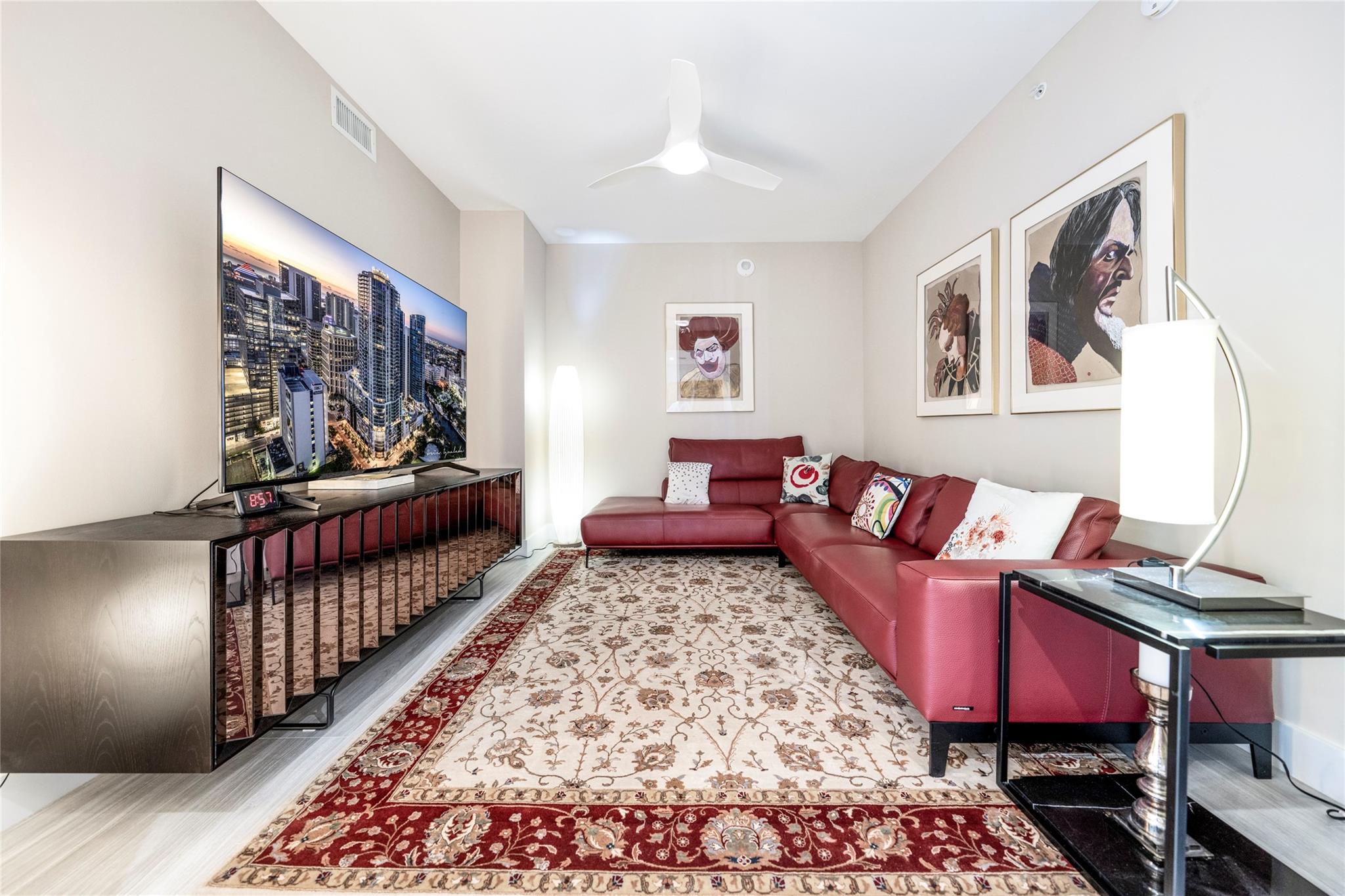 100 Las Olas - Residential