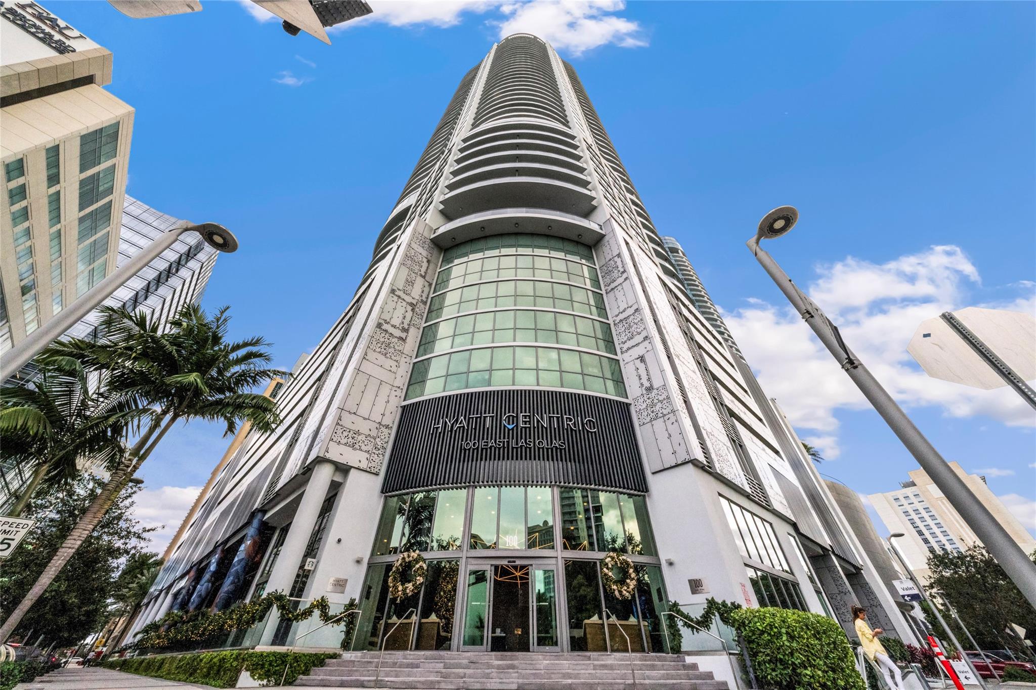 100 Las Olas - Residential