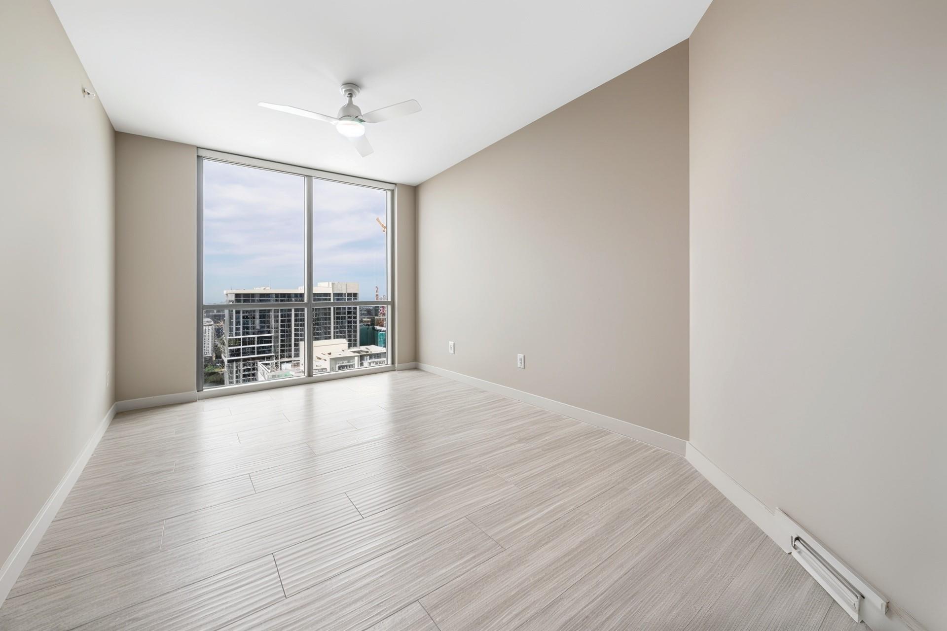 100 Las Olas - Residential