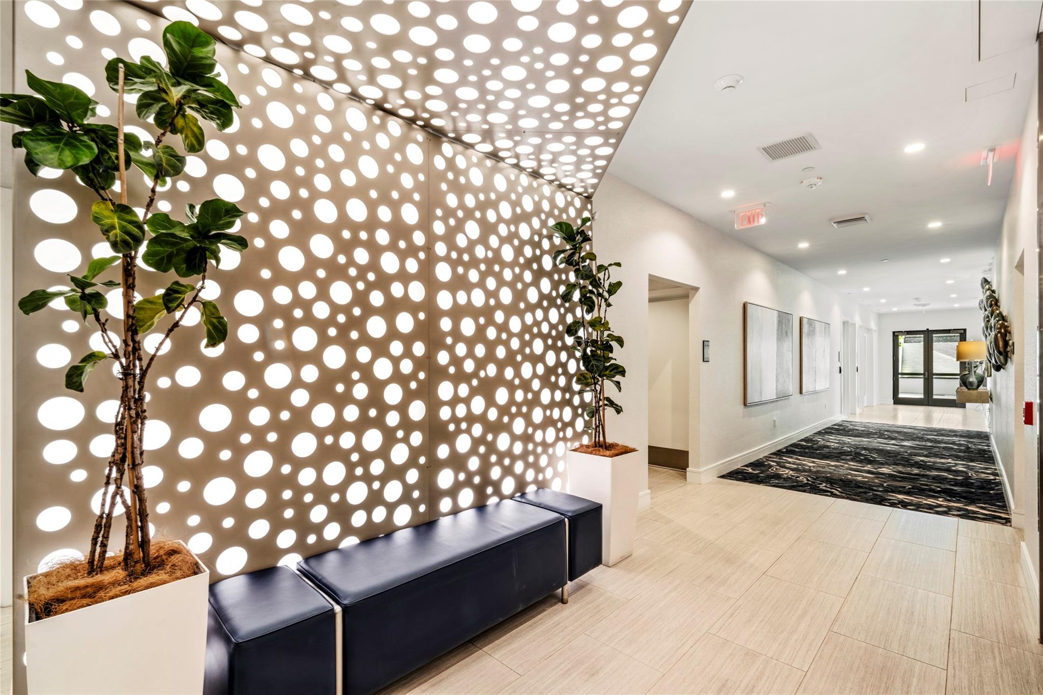 100 Las Olas - Residential