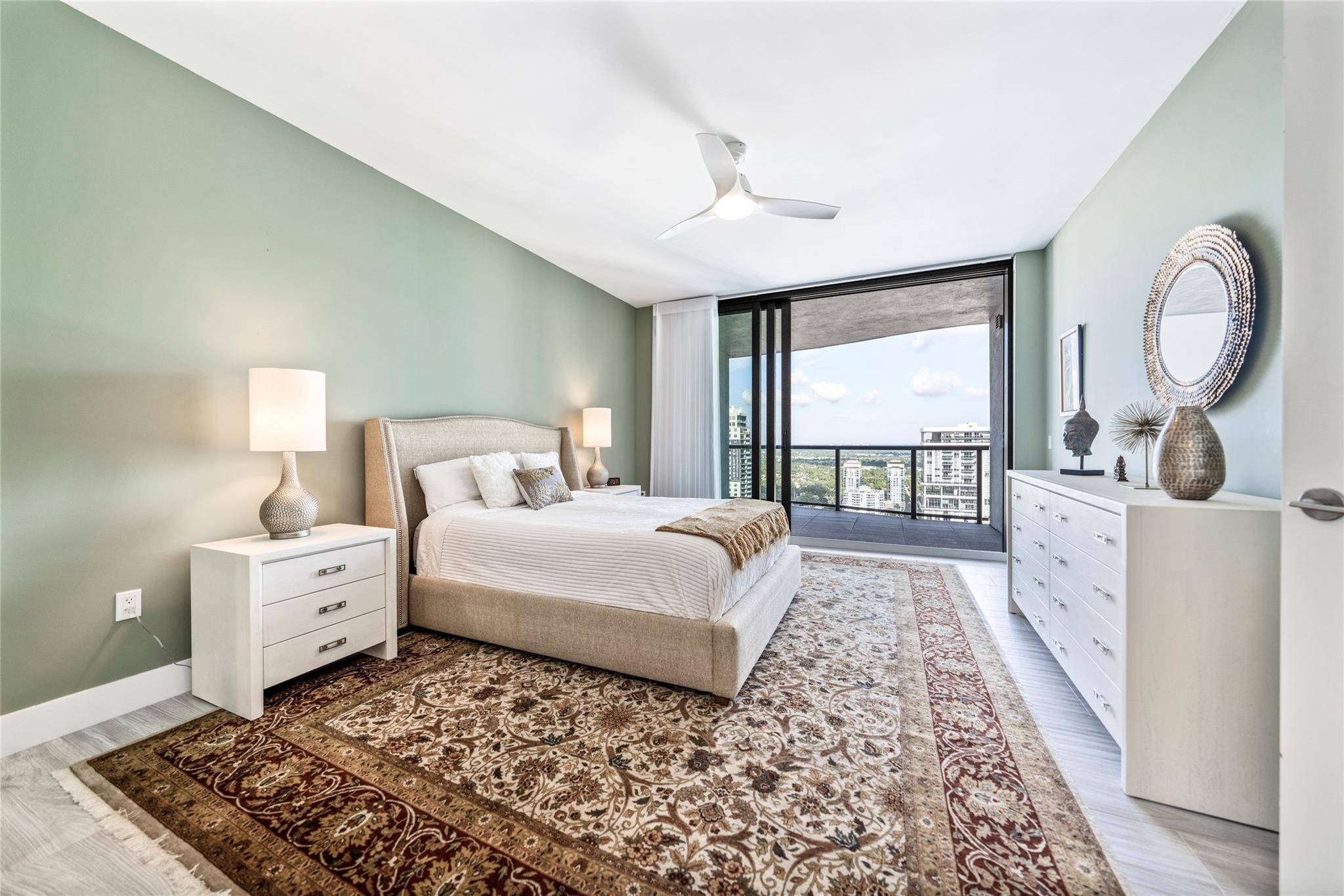100 Las Olas - Residential