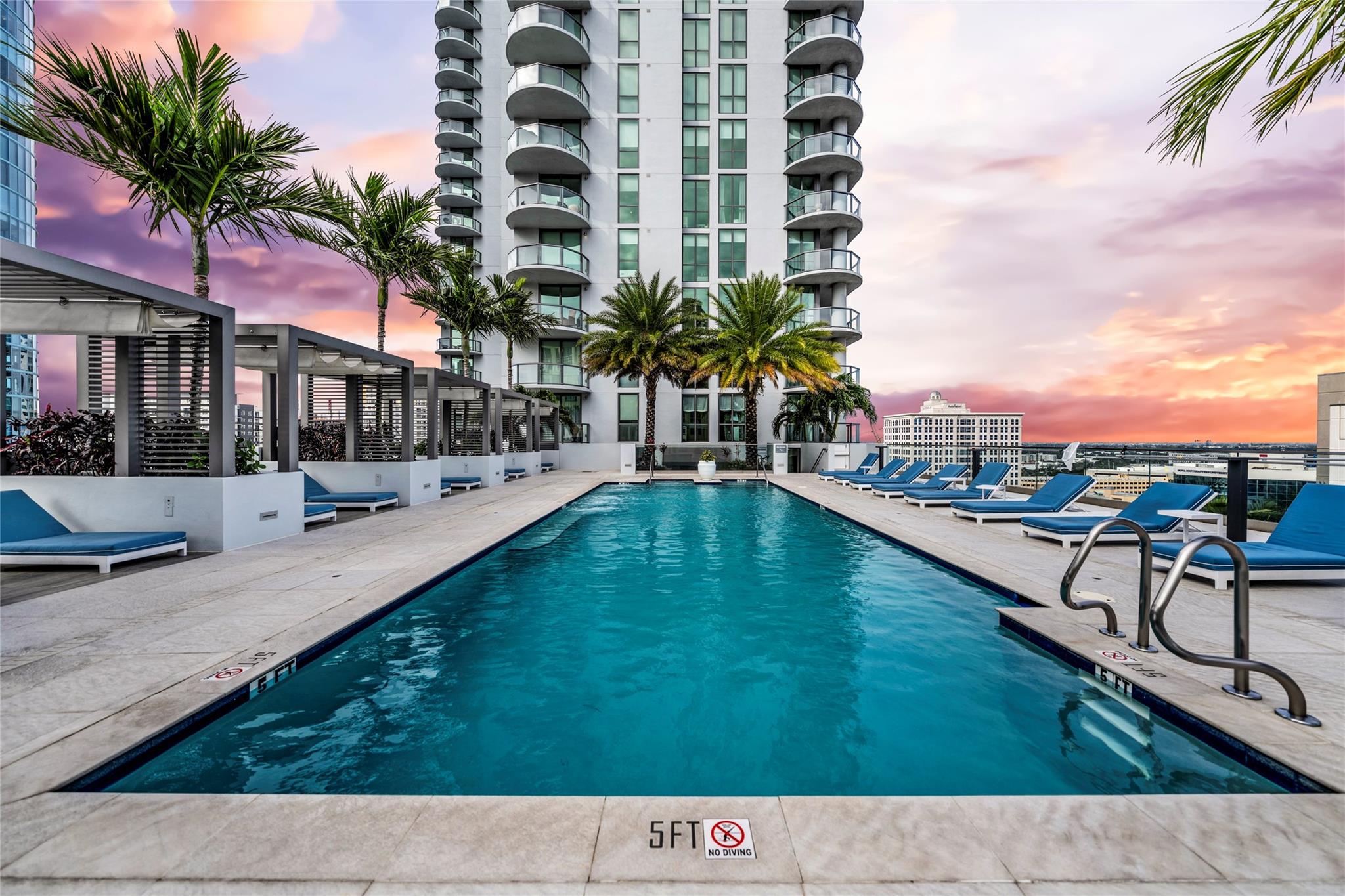 100 Las Olas - Residential